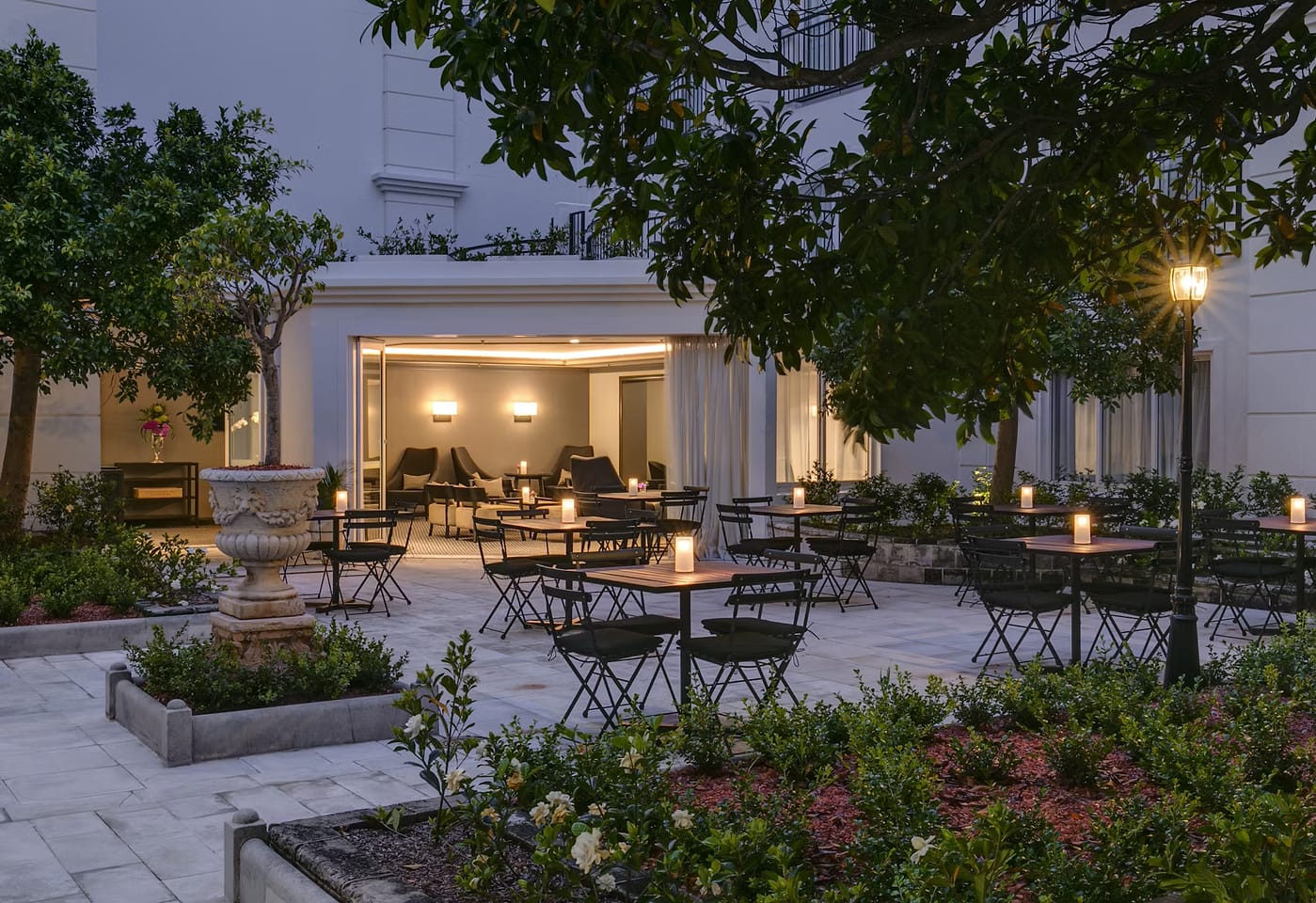 Courtyard, InterContinnental Double Bay1