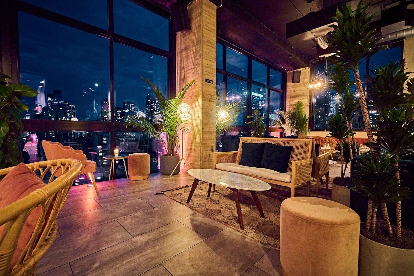 A leafy metro-bohemian Manhattan rooftop bar: Daintree  image 2