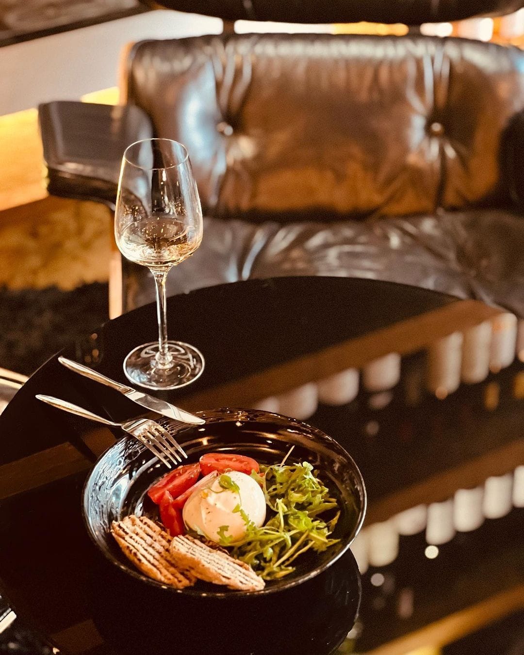 food and wine at dalla terra wine bar seven dials london bar