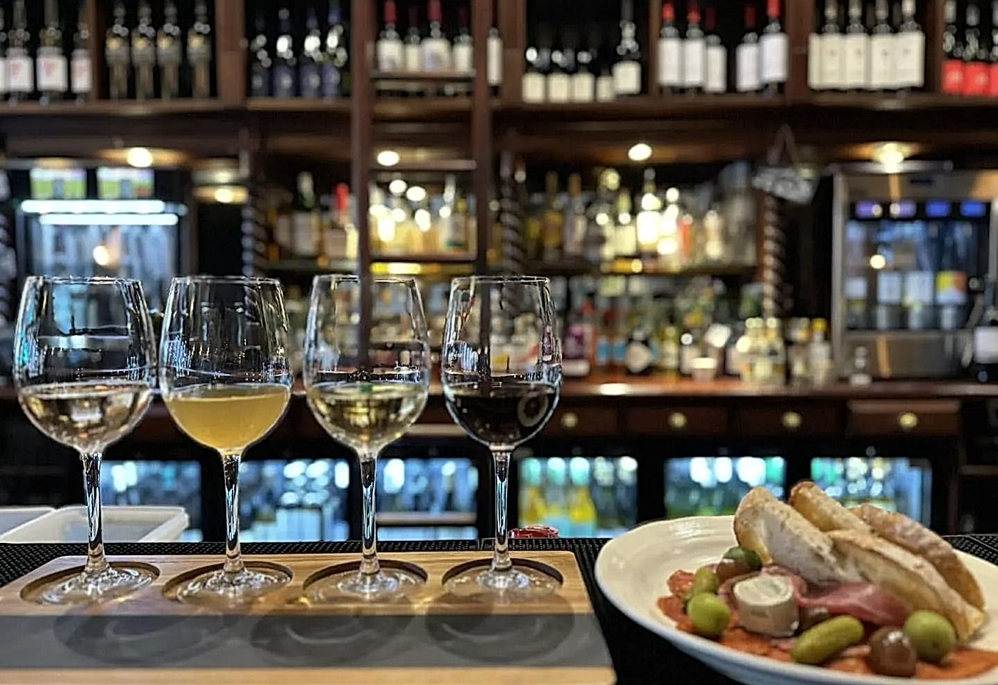 dalys wine bar embankment london