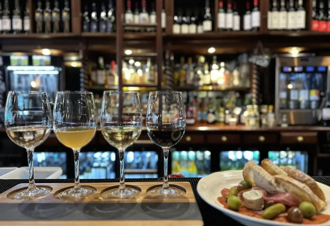 dalys wine bar embankment london