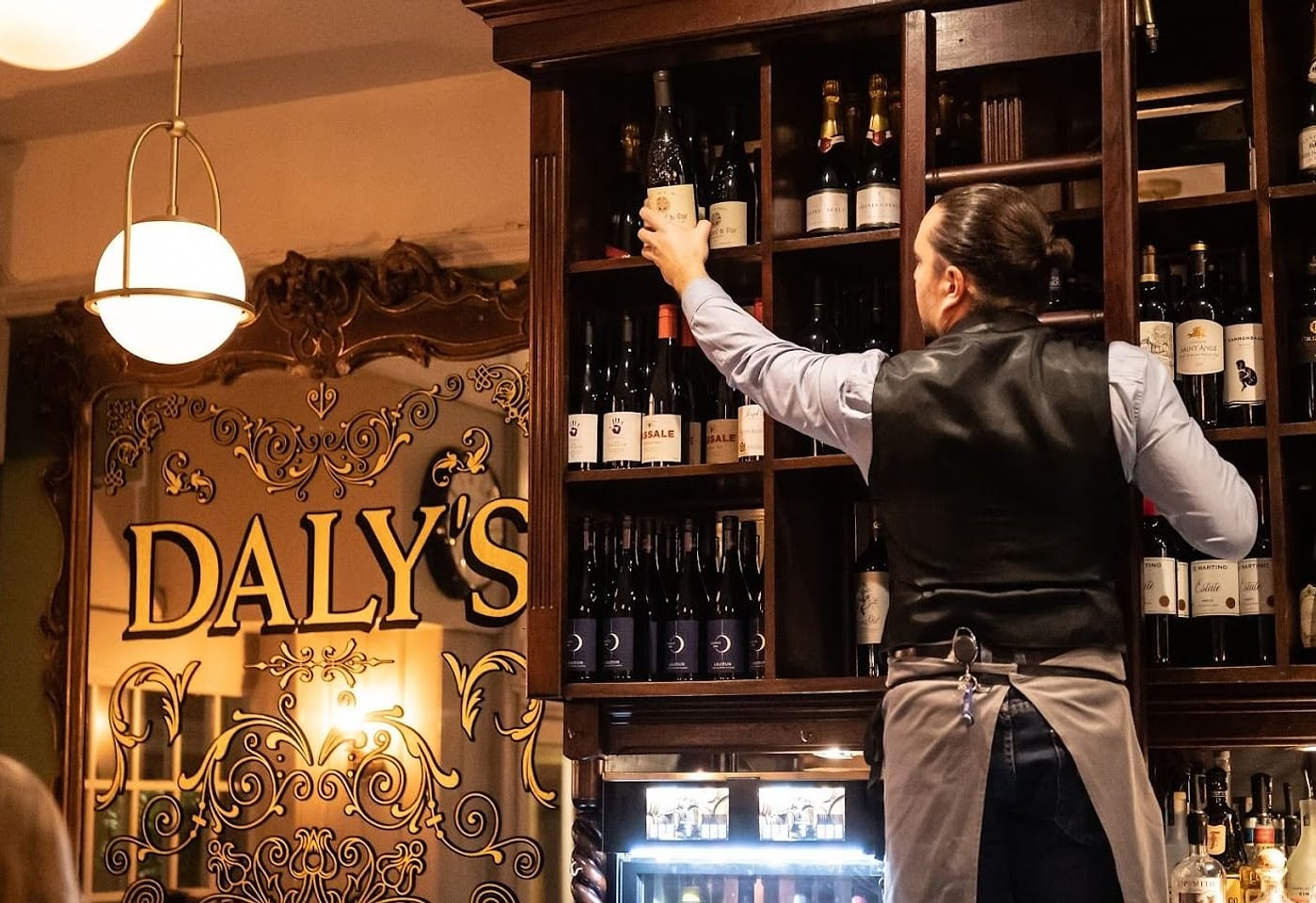 dalys wine bar embankment london