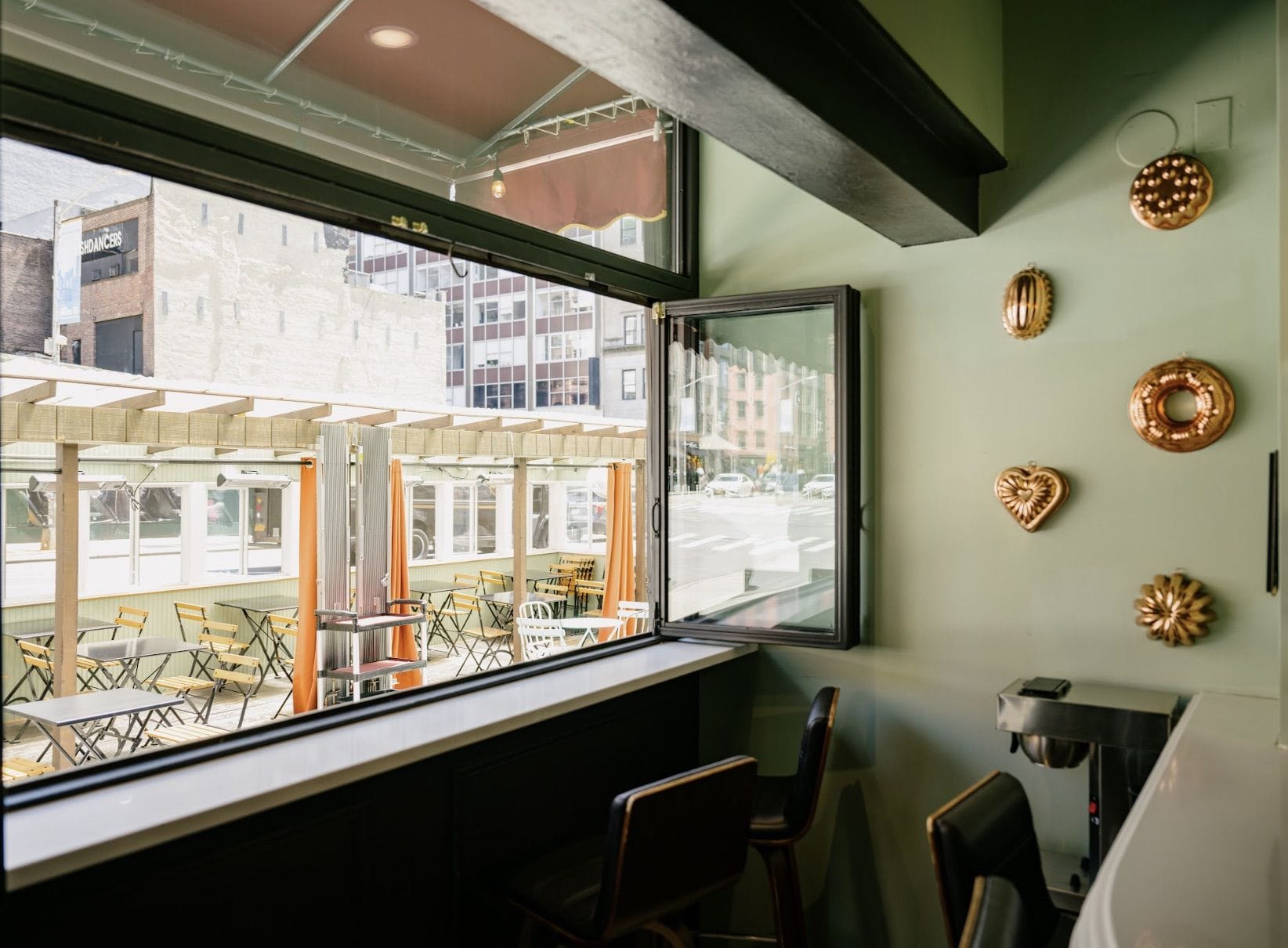 dellas lower manhattan wine bar events nyc