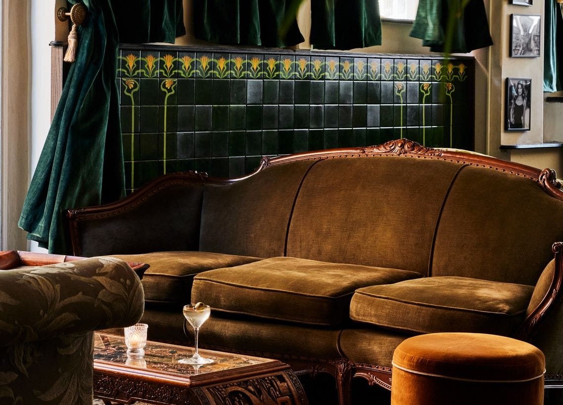 deux chats cocktail bar williamsburg new york city brooklyn nyc