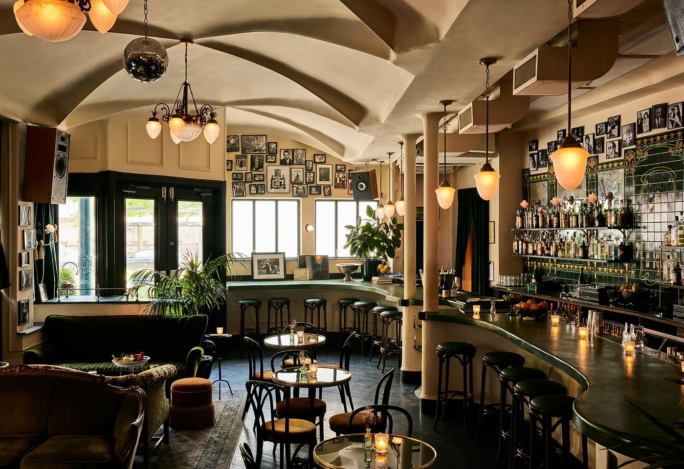 deux chats cocktail bar williamsburg new york city brooklyn nyc