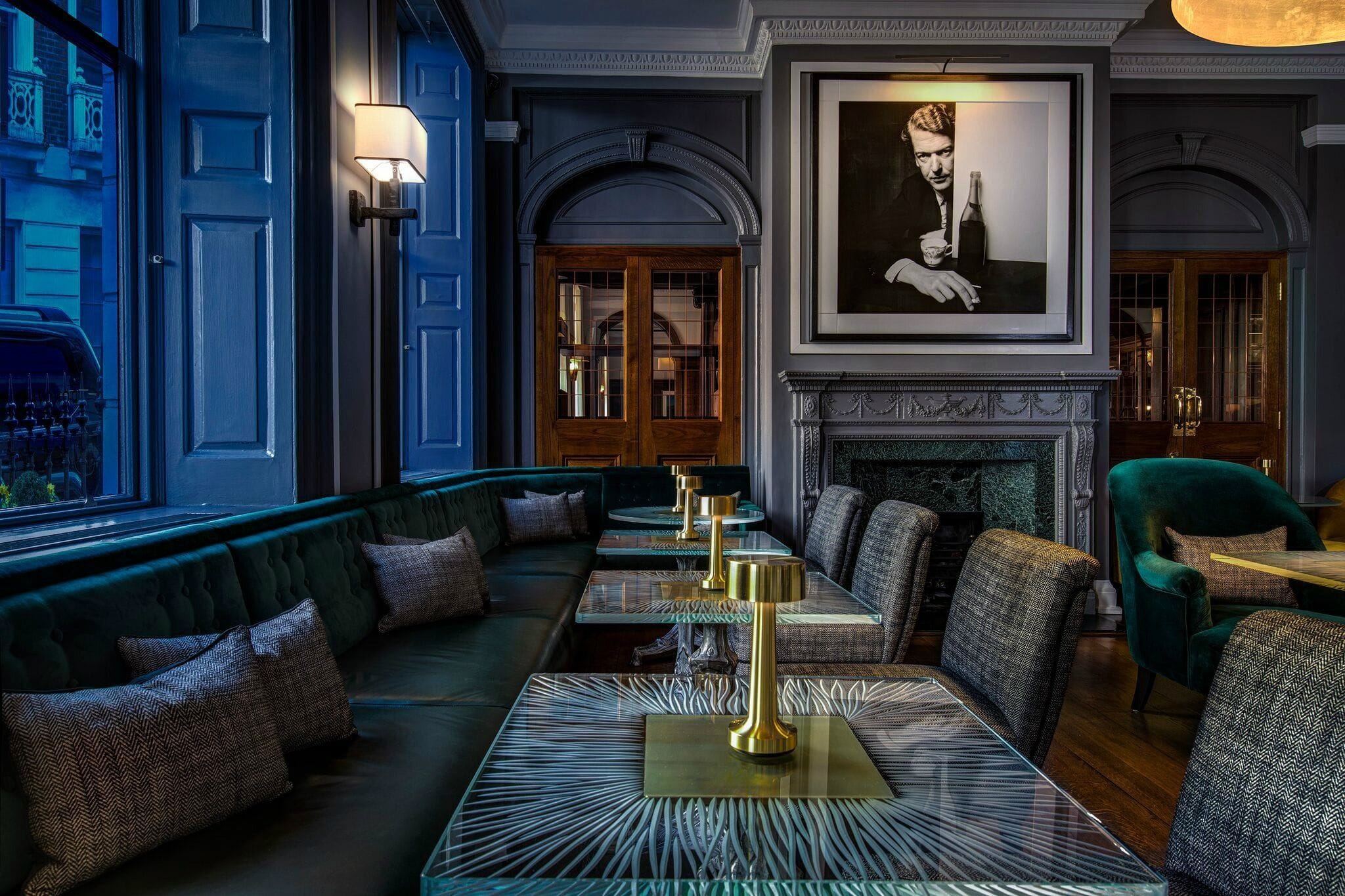 interior of the donovan green park bar london