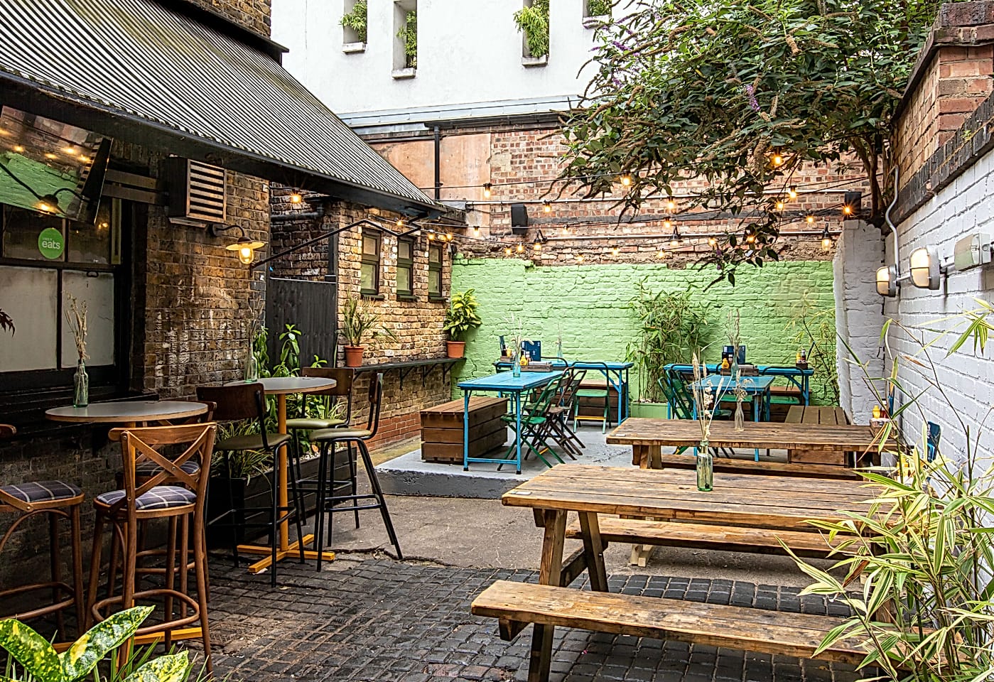 beer garden at duke of hammersmith london bar