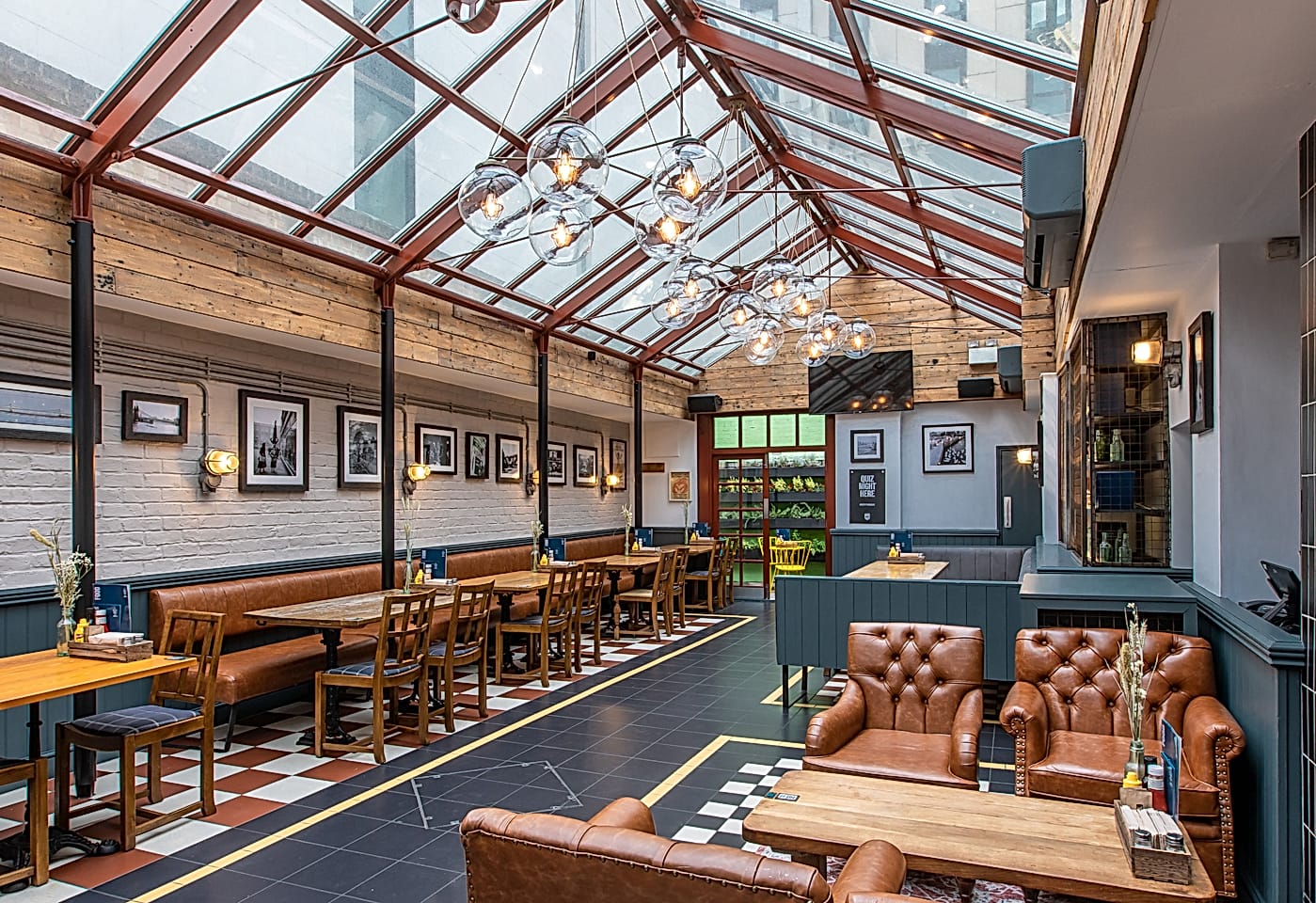 interior of duke of hammersmith london bar