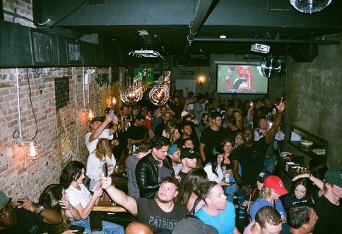 The East Village outdoor bar for sports lovers: Eastpoint image 3