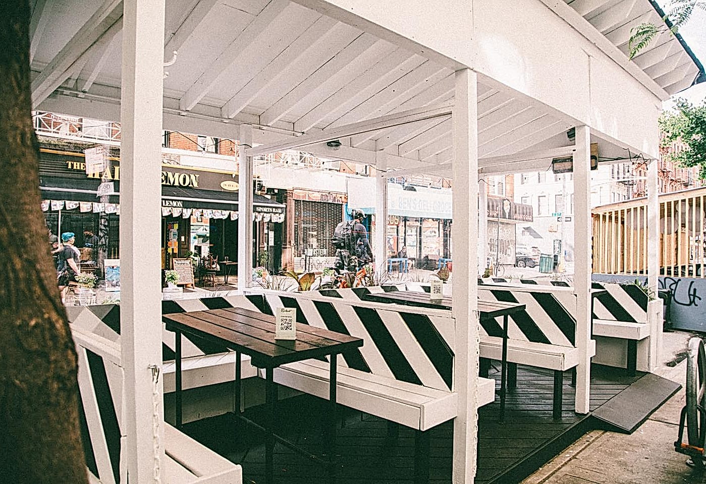 The East Village outdoor bar for sports lovers: Eastpoint 1