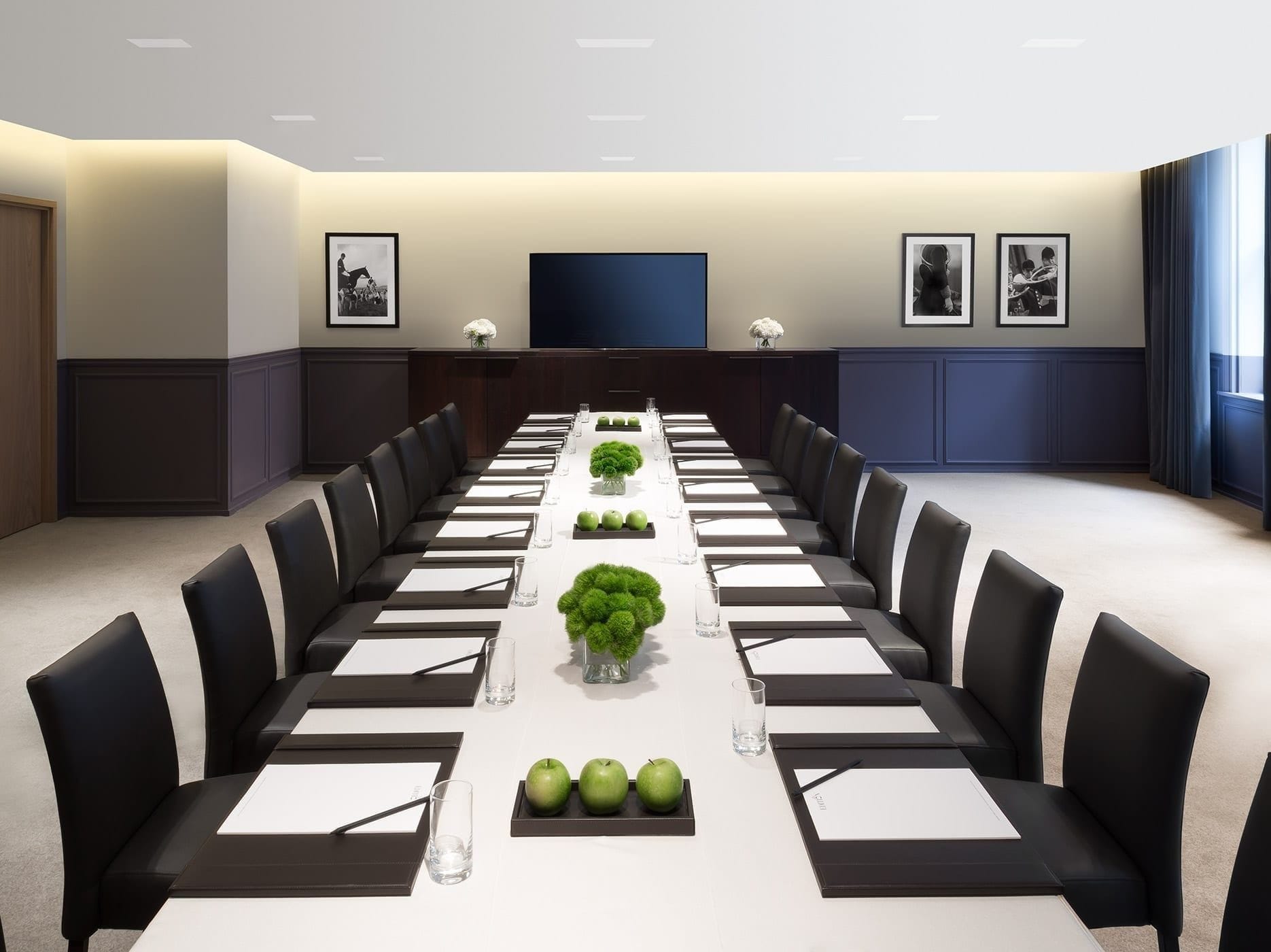 London Edition sprawls over Georgian townhouses1