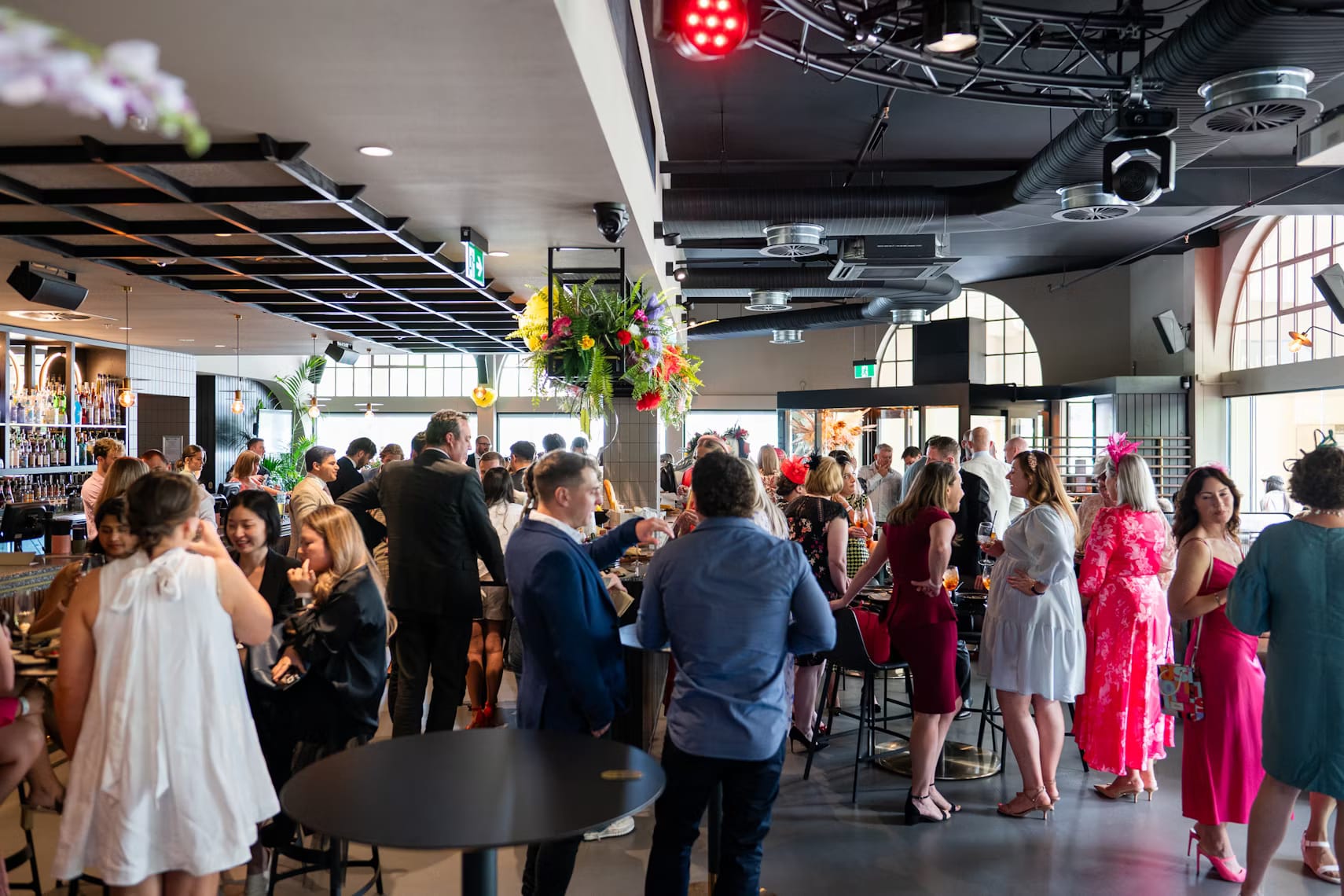 Exclusive Access, Luna Bar  image 2