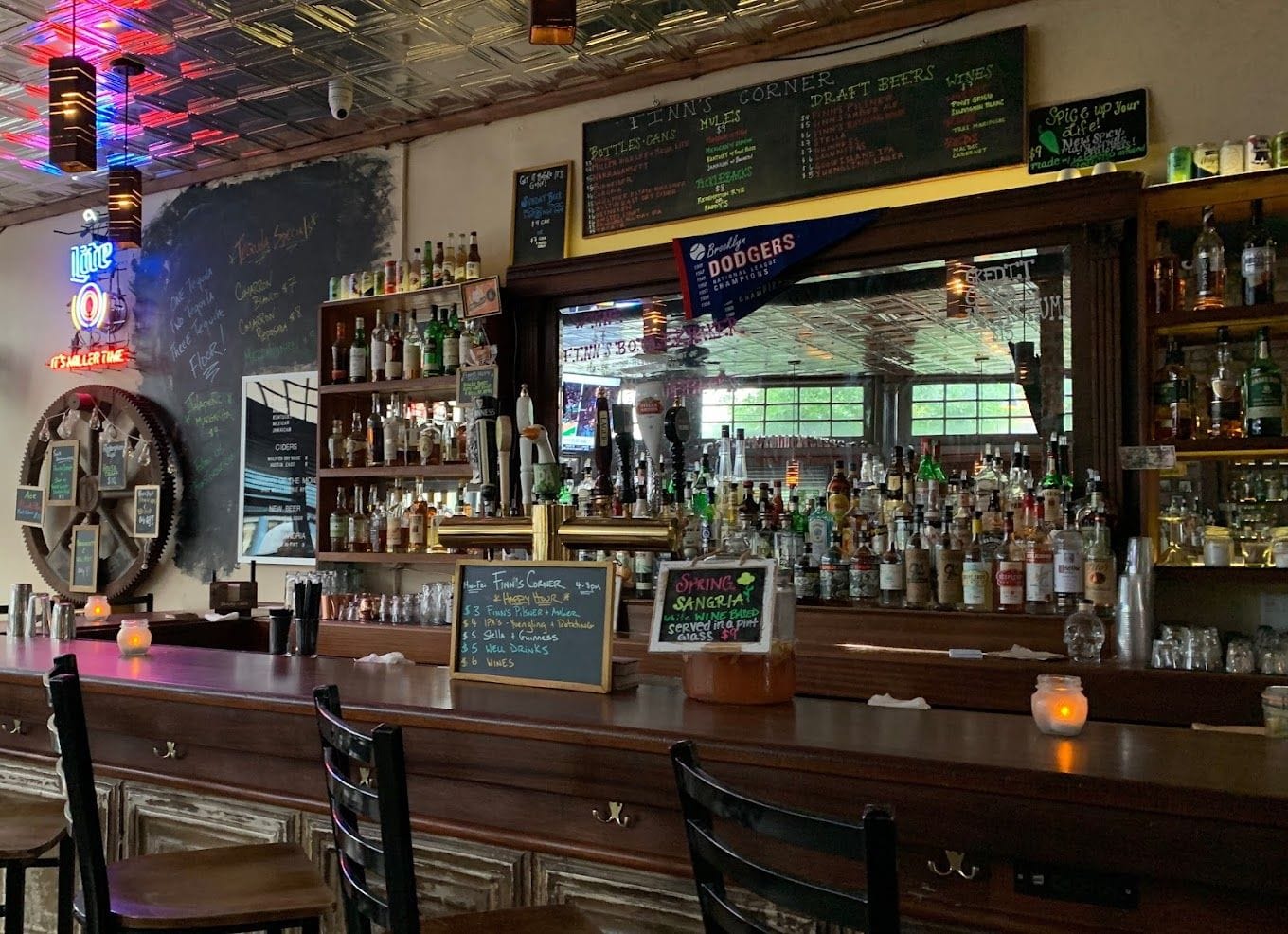 finn's corner sports bar brooklyn nyc private events