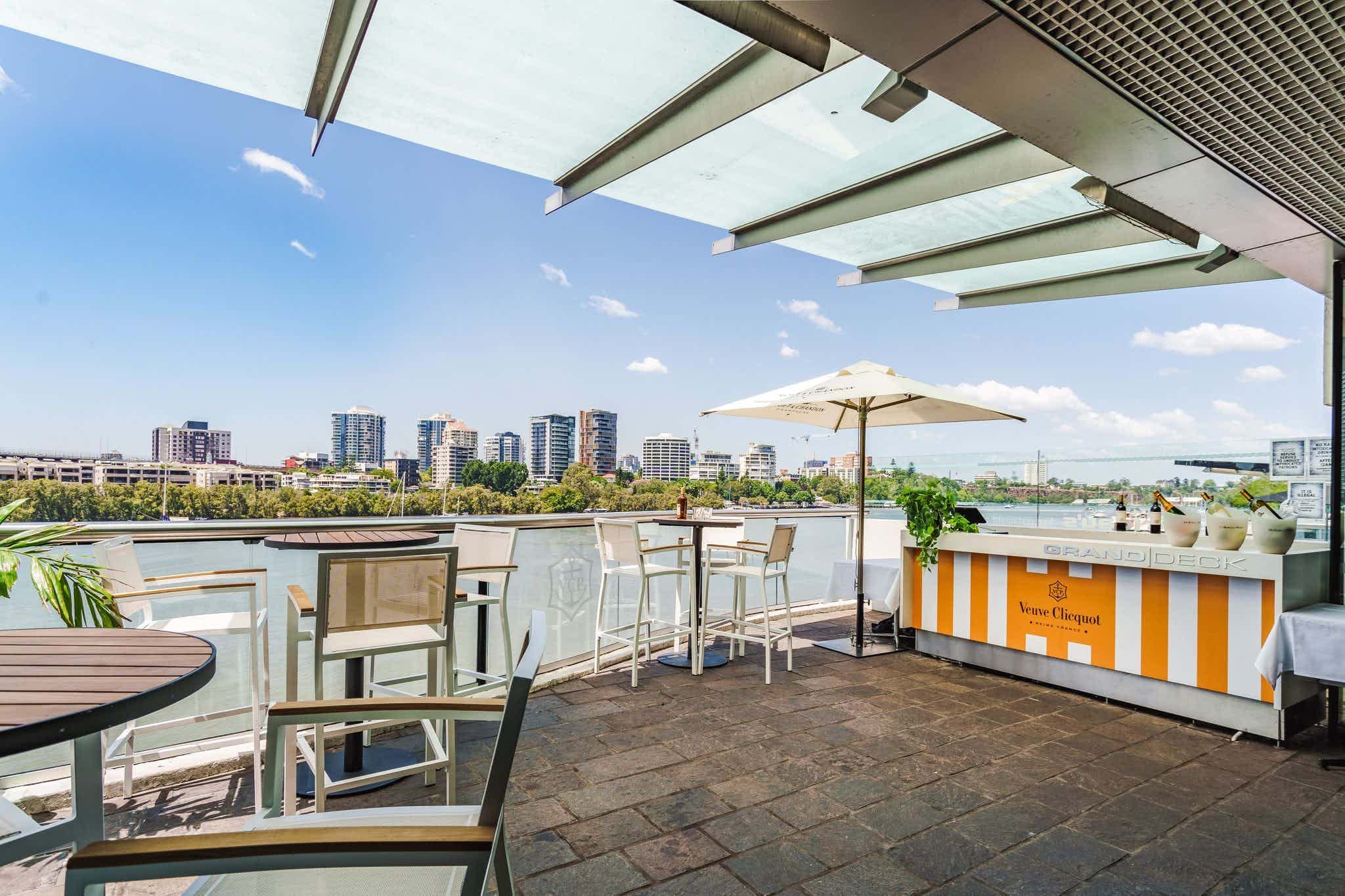 Glamour Bar, Friday's Riverside image 3