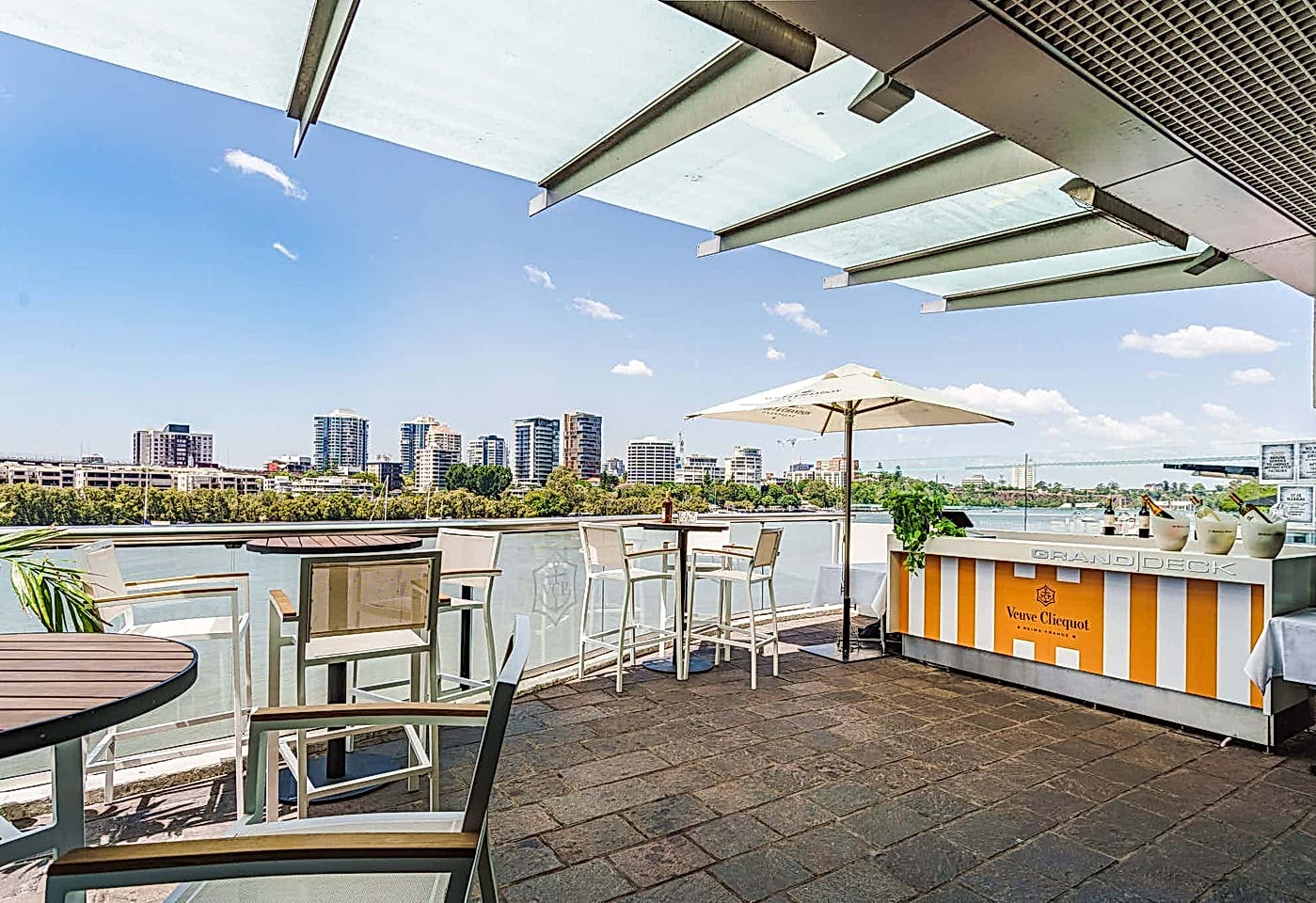 Glamour Bar, Friday's Riverside image 3