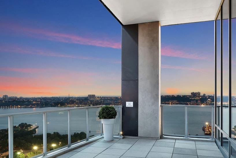 A modern skyline party space: Glasshouse Chelsea image 2