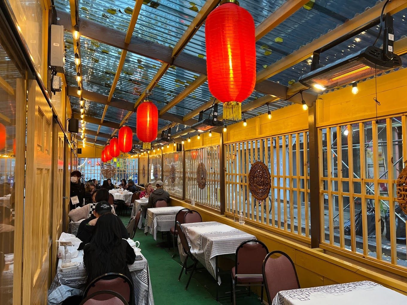 Enjoy a mystical night out at this Chinatown private dining venue: Golden Unicorn image 3