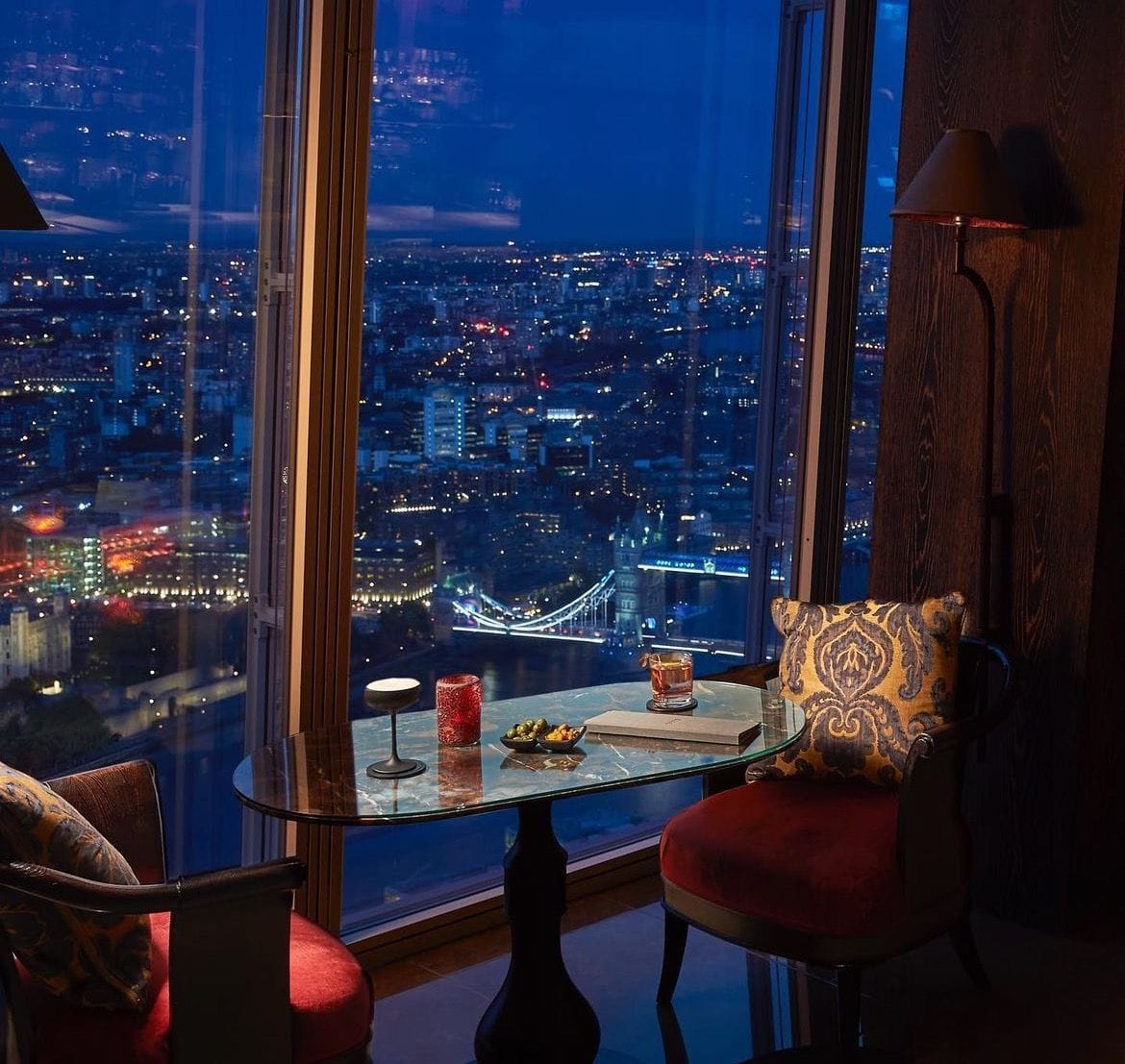 gong London bridge London 