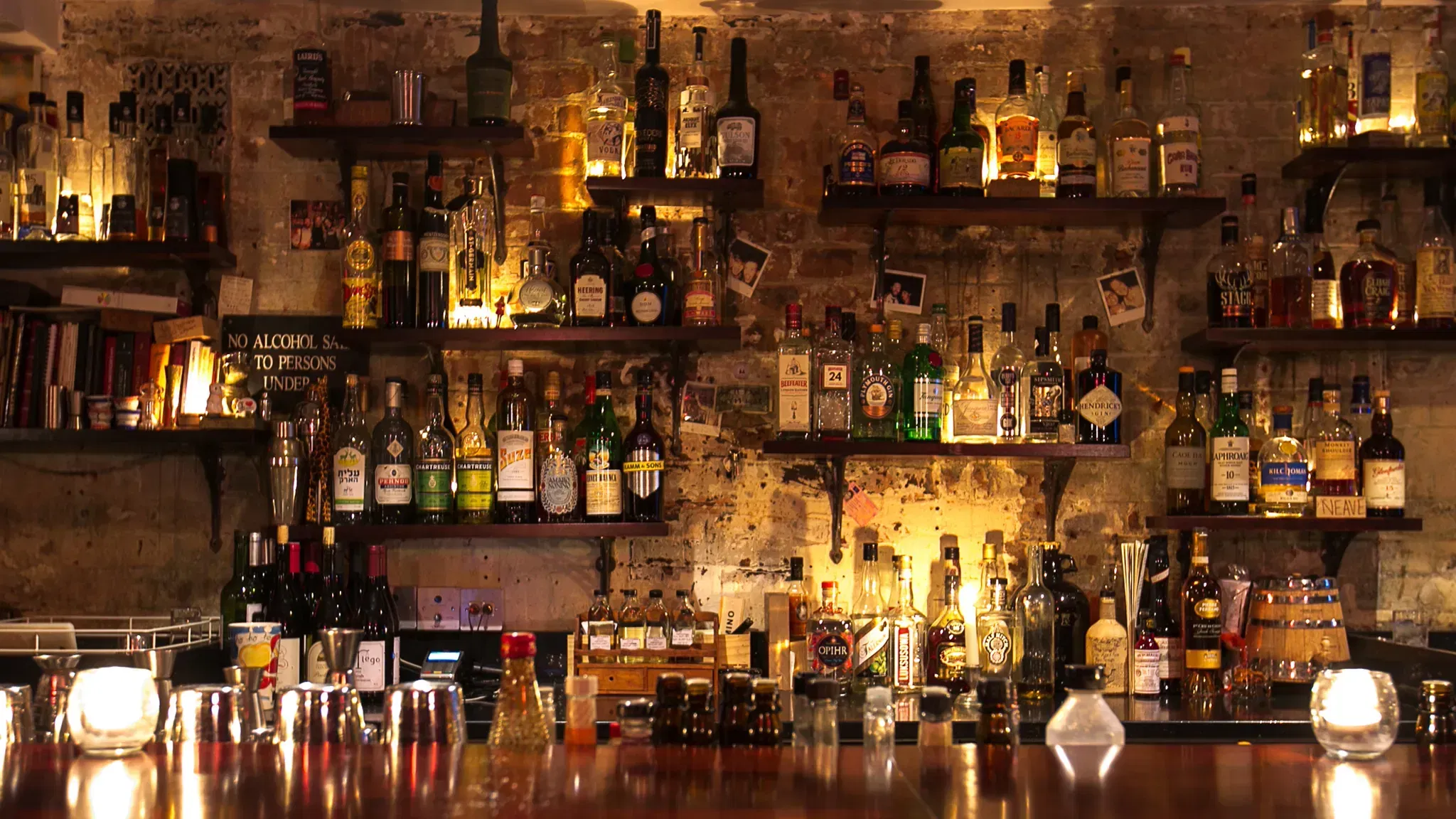 Sip cocktails over candlelight in this Shoreditch basement cocktail bar: Happiness Forgets1
