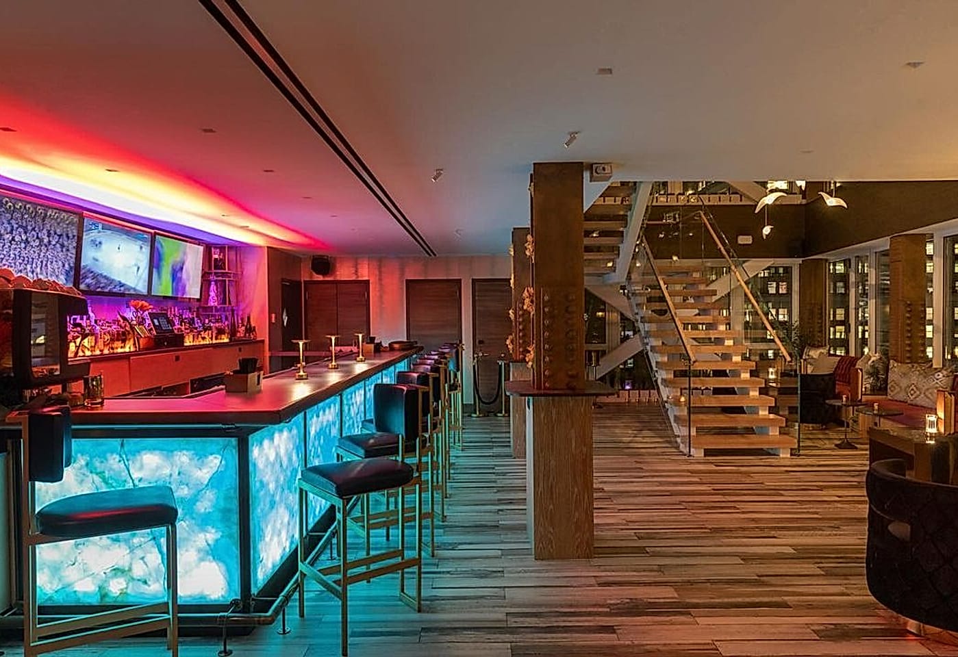 An extravagant Lower Manhattan summer party venue: Hide Rooftop 1