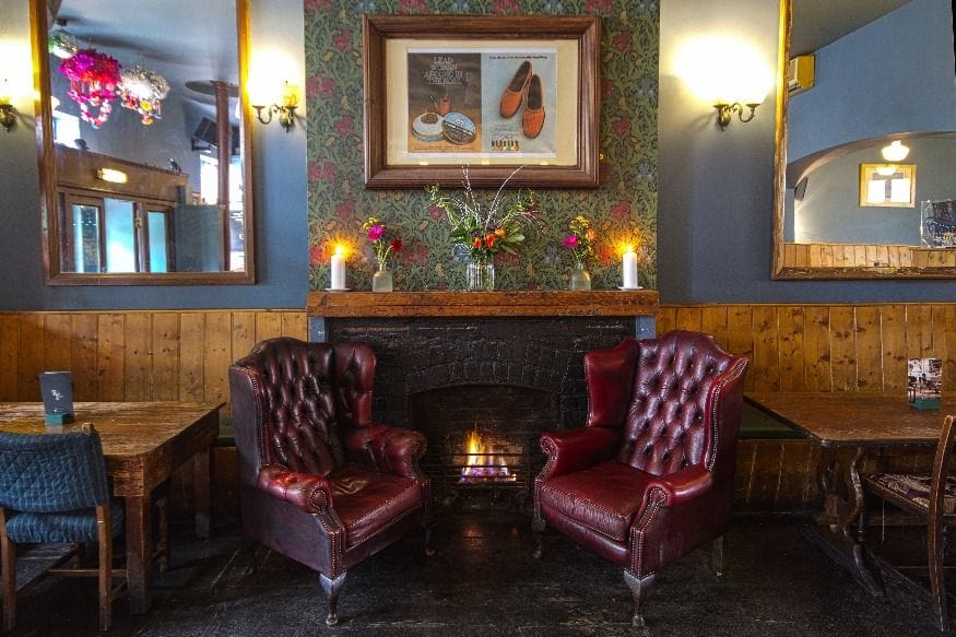 The pipe and slippers pub bristol chairs