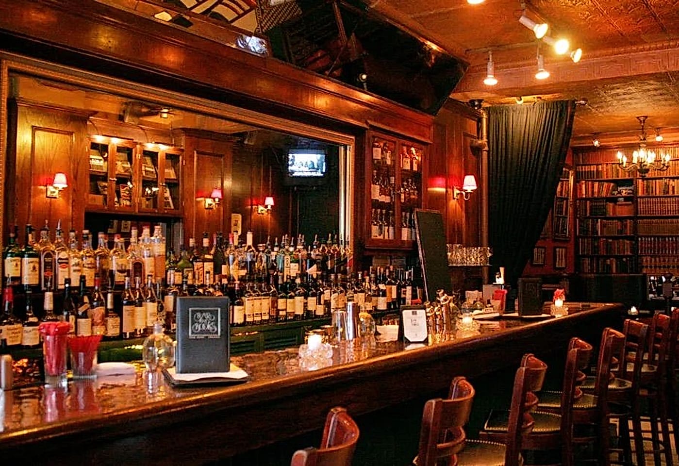 hudson cigar bar and books bachelor party venue new york city nyc