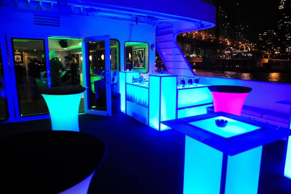 Contemporary design meets classic sailing: Cloud 9 IV image 3