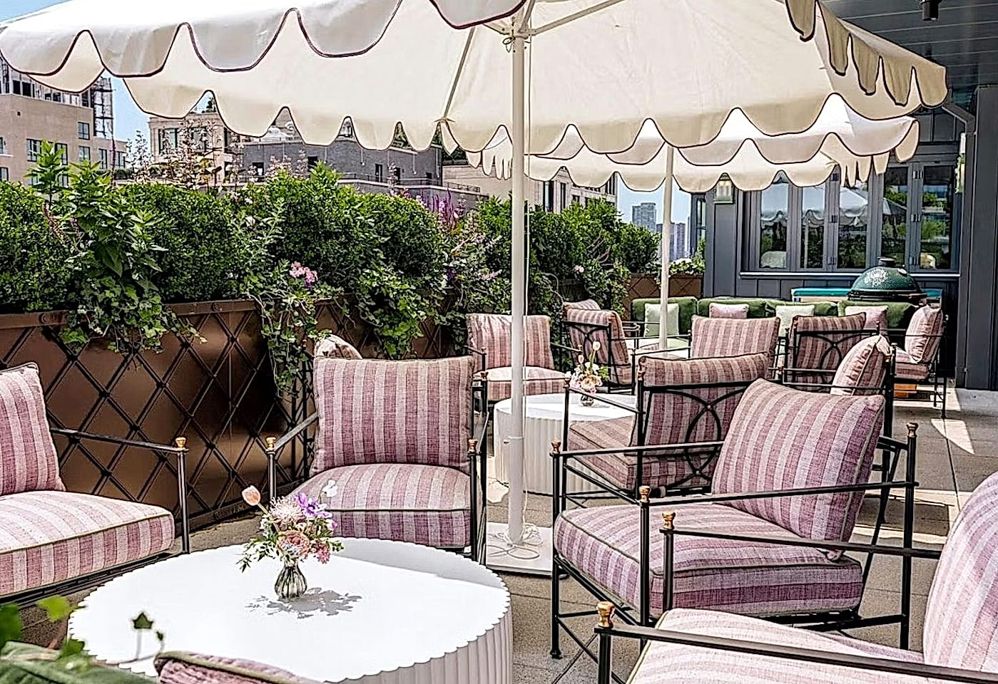 Escape to Paris in the busy Tribeca area: Le Vaux Rooftop image 2