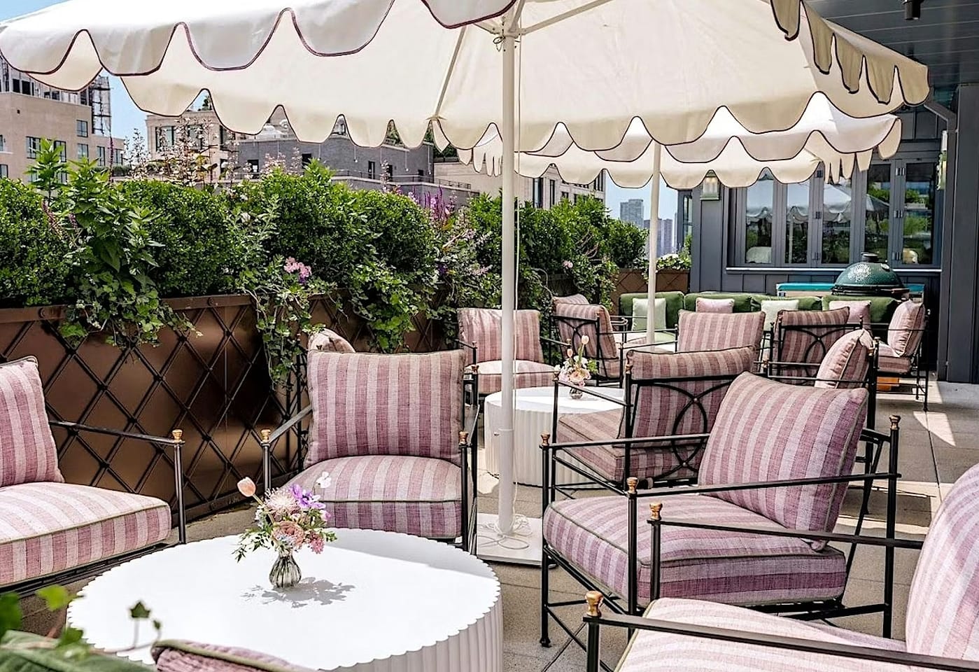 Escape to Paris in the busy Tribeca area: Le Vaux Rooftop image 2