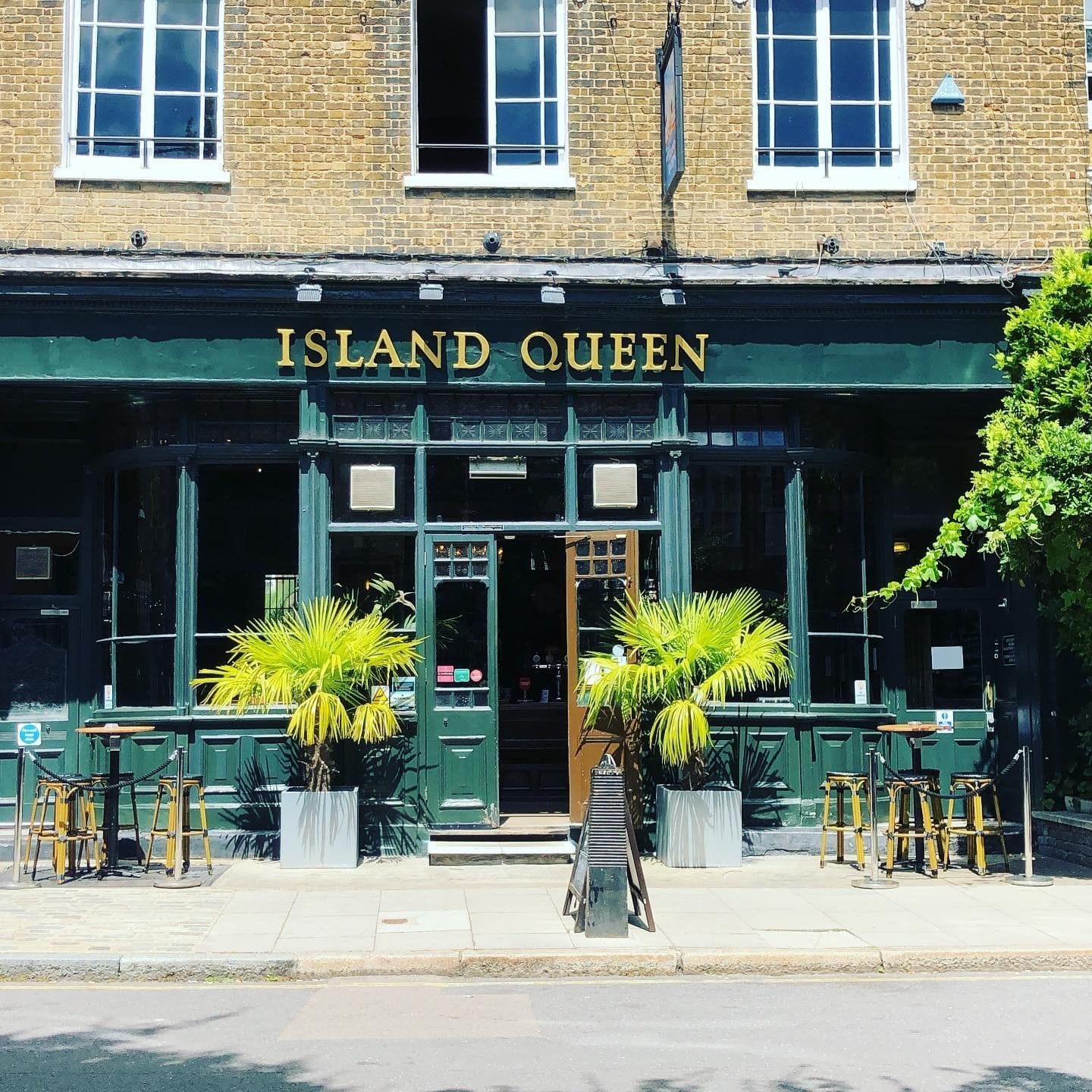 Island queen islington pubs