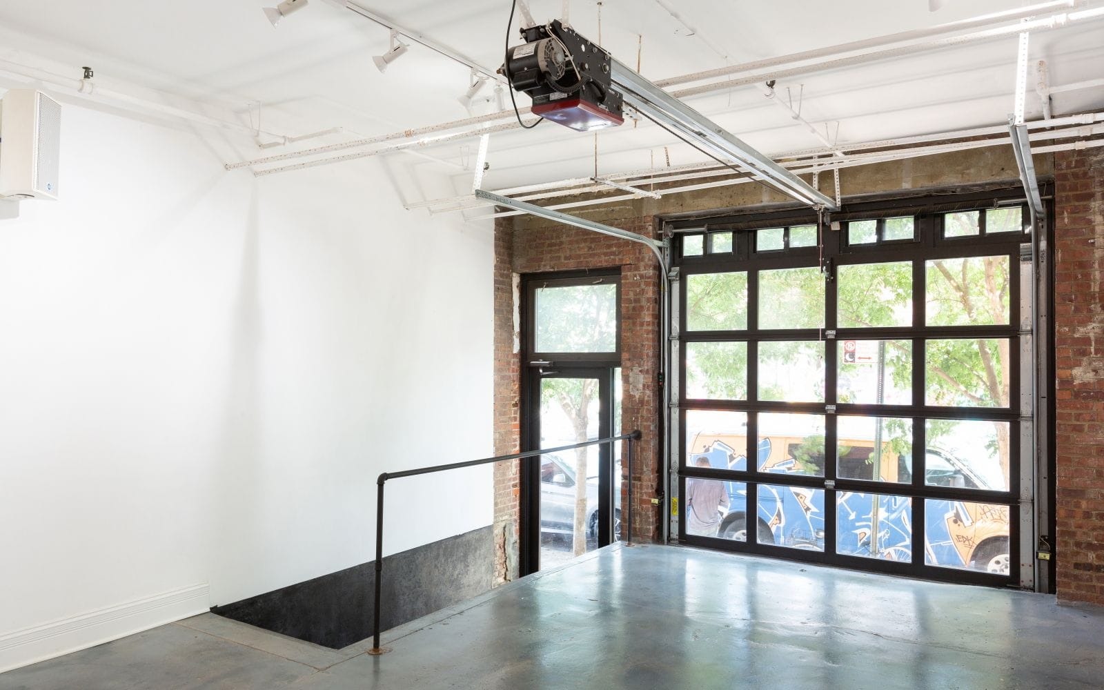 A highly reviewed Brooklyn gallery: Seven House Gallery image 3