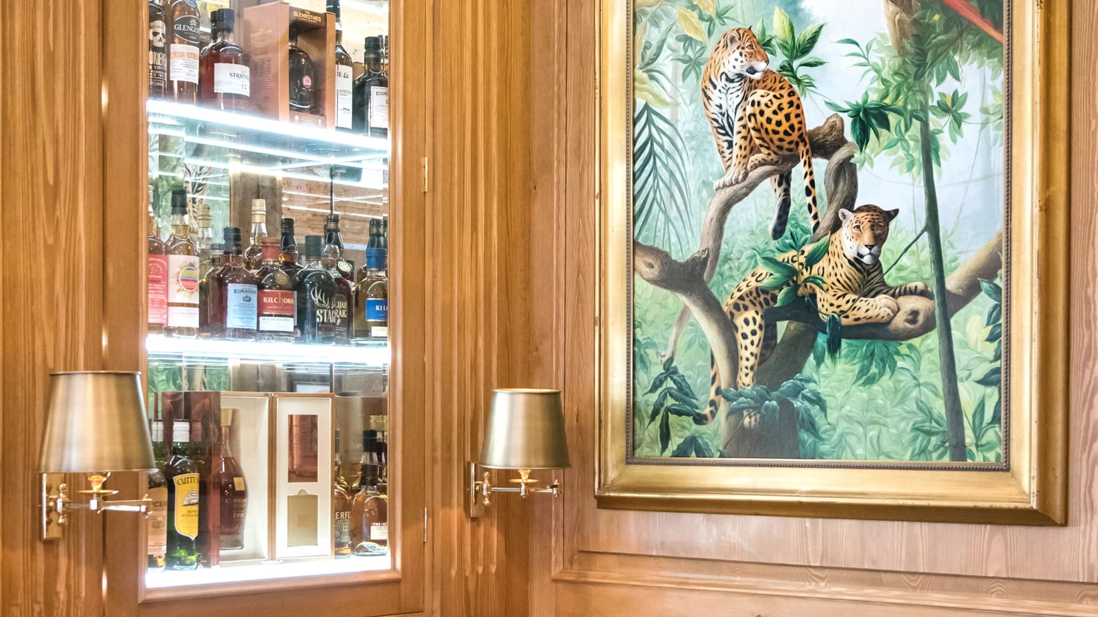 leopard bar ruben hotel best cocktail bars victoria 