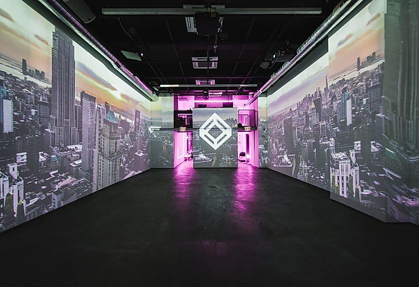 Immersive digital canvas for branding: Lightbox1