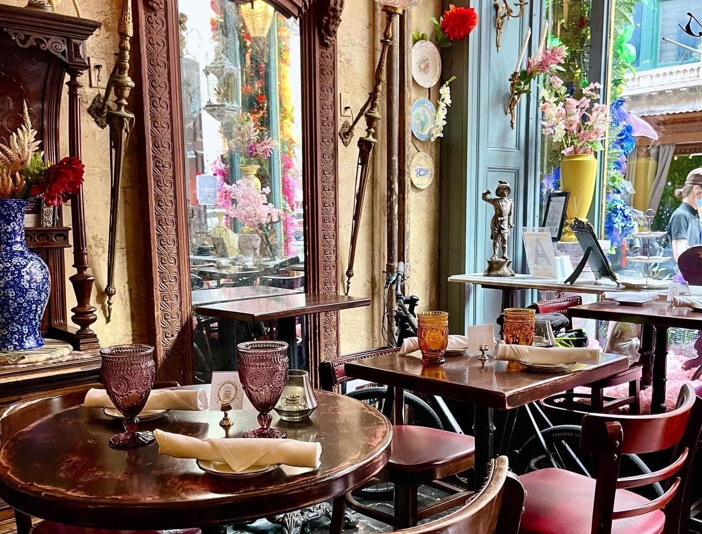 lillies victorian establishment bachelorette party venues nyc