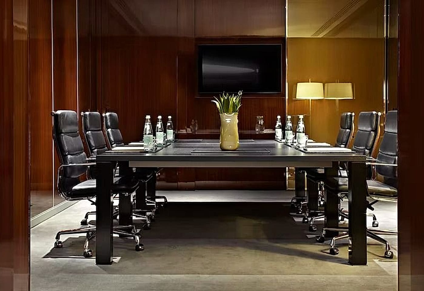 lord marshall boardroom london cool meeting rooms 2
