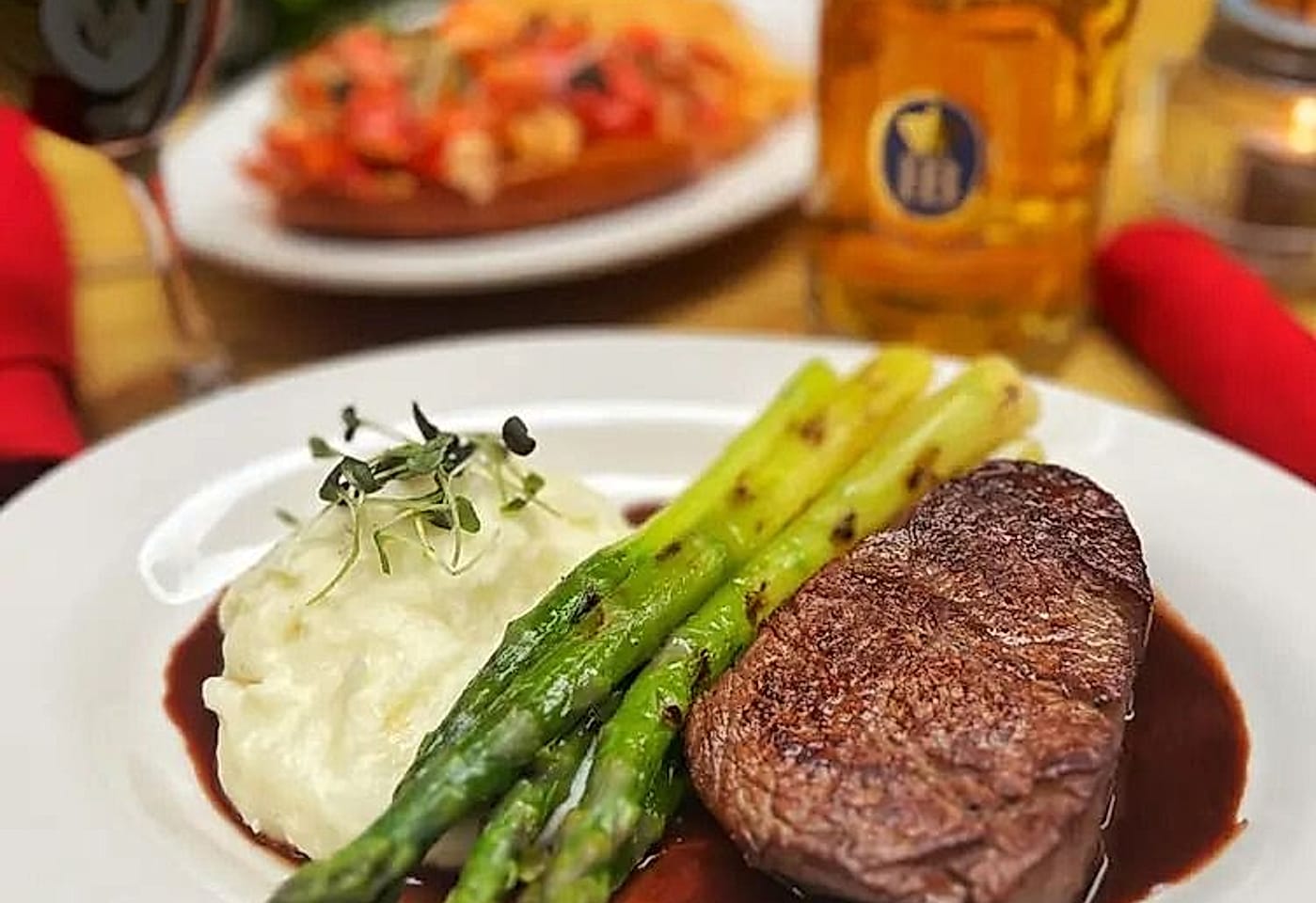 Barbie meets beer garden: Loreley Restaurant & Biergarten image 3