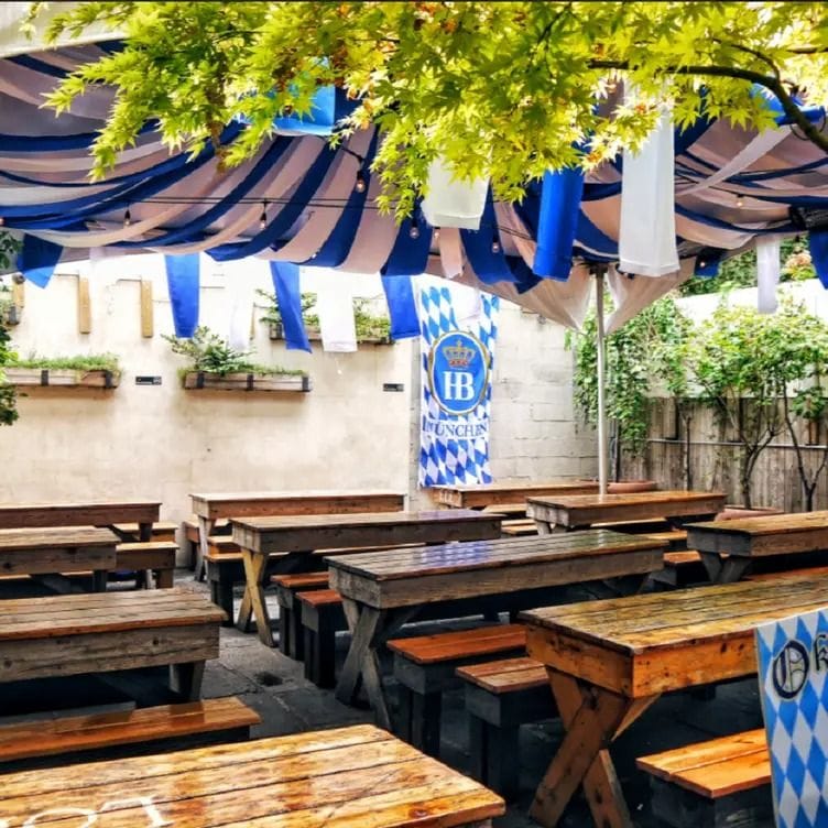 Barbie meets beer garden: Loreley Restaurant & Biergarten   image 2