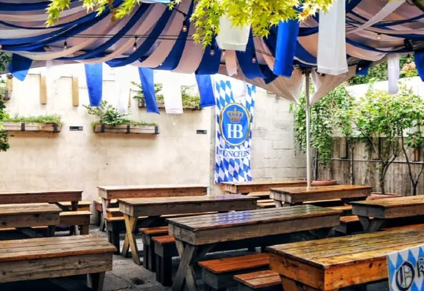 Barbie meets beer garden: Loreley Restaurant & Biergarten image 2