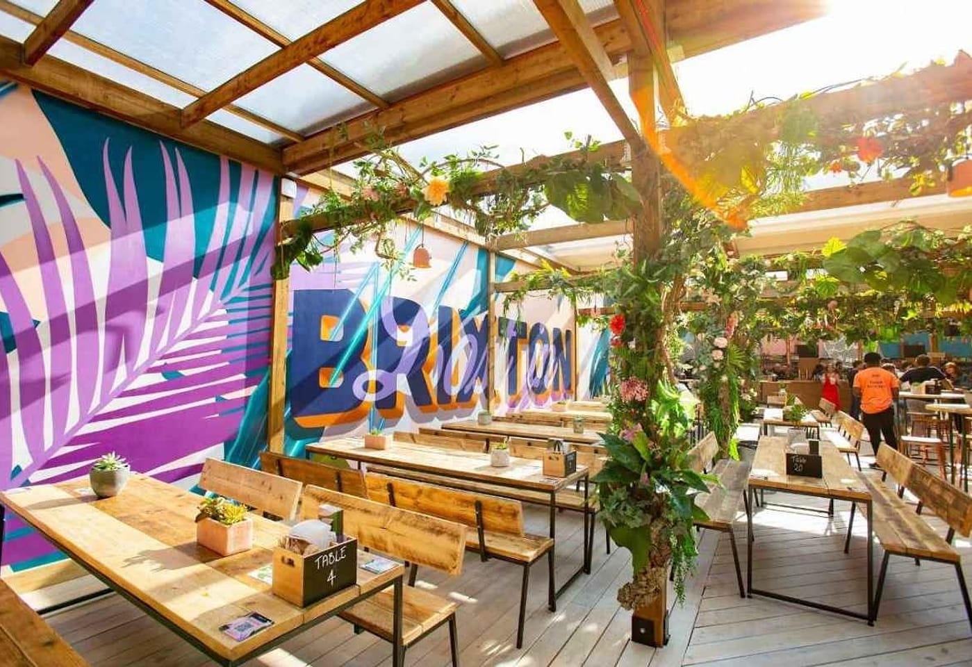 Take the right turn to reach this outdoor bar: Lost in Brixton1