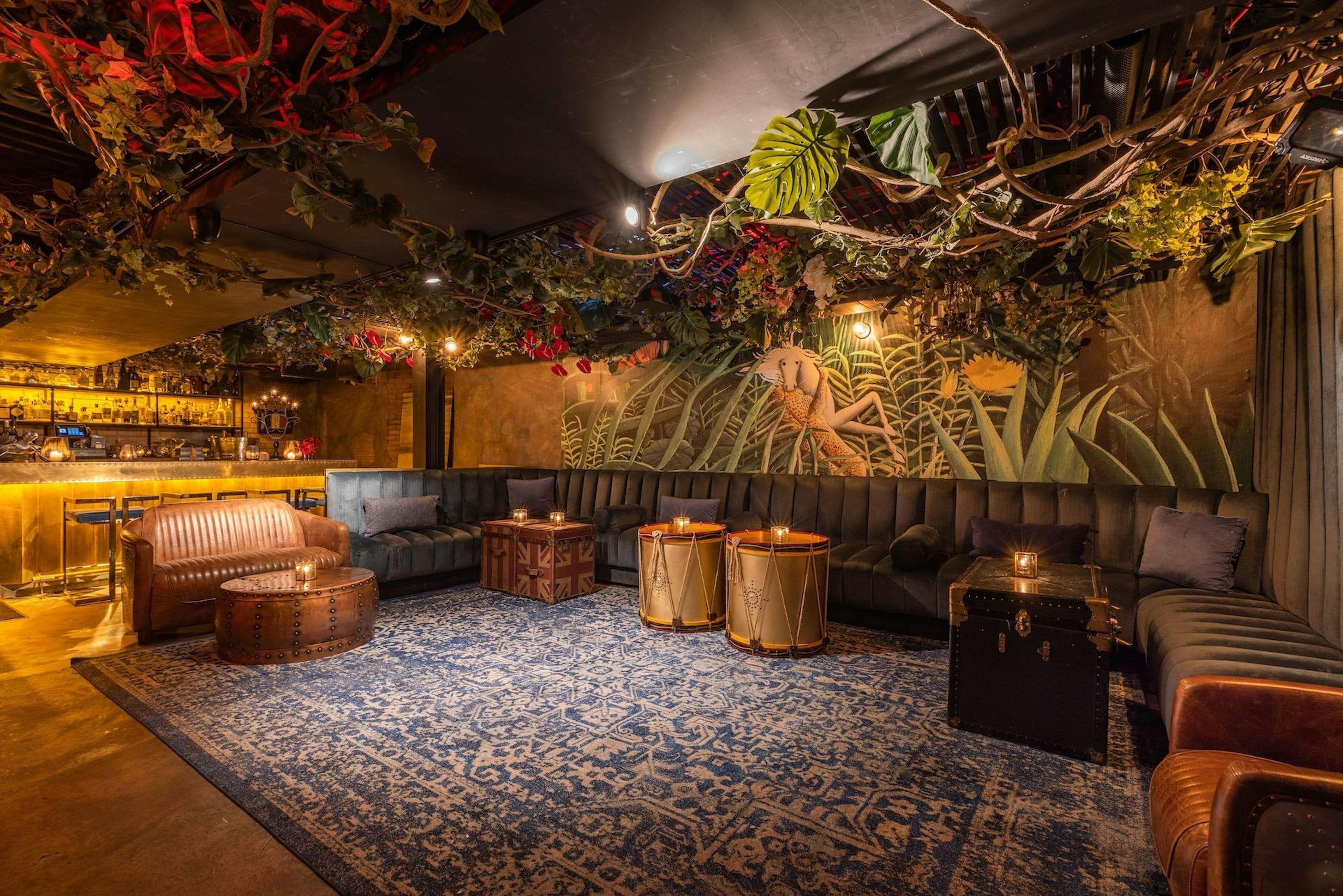 loulou manhattan restaurant buyouts private dining event nyc