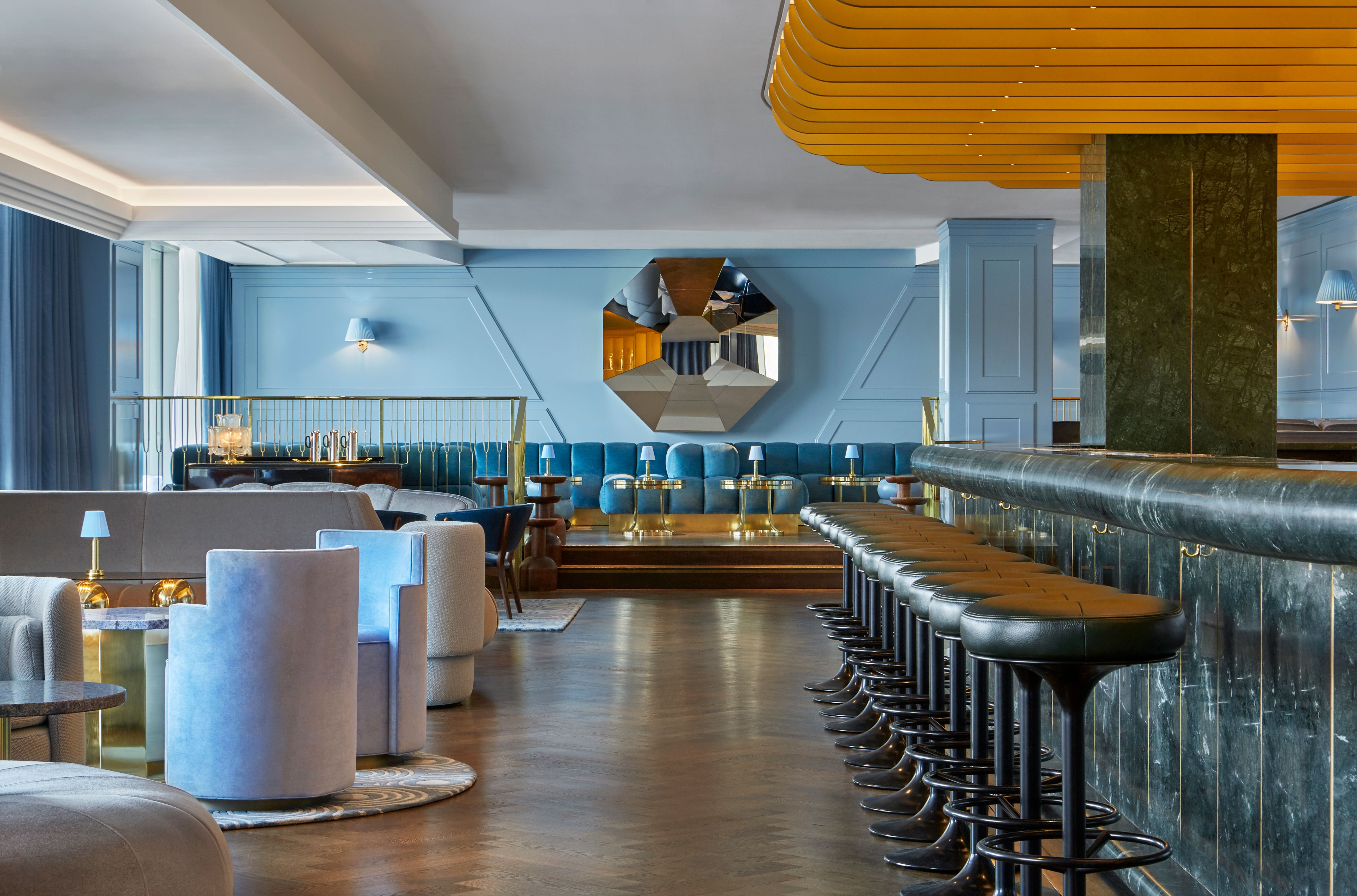 A London Bridge cocktail bar with a riverside view: Lyaness1