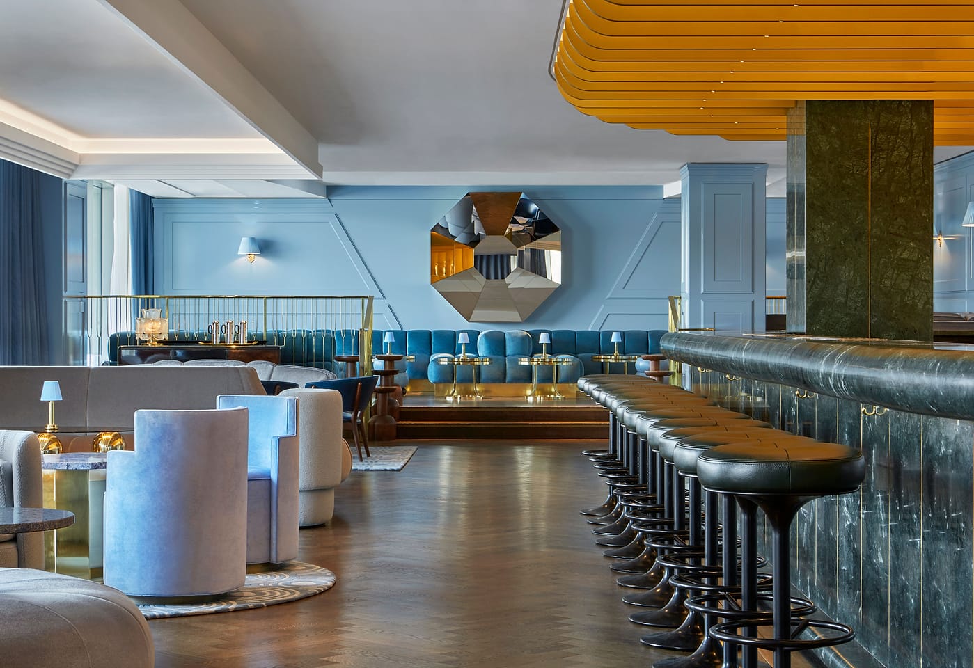 A London Bridge cocktail bar with a riverside view: Lyaness1