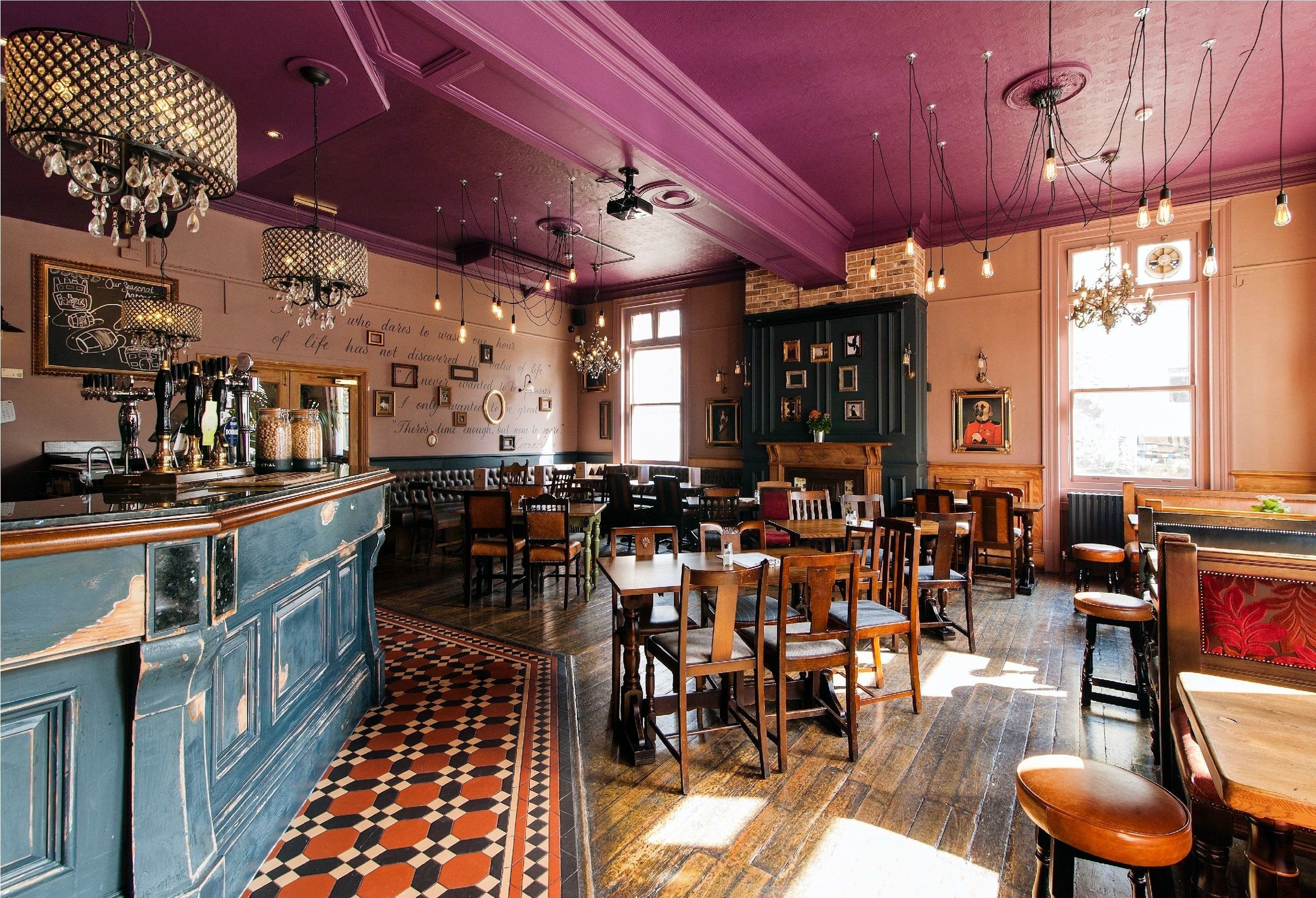 interior of the marquis cornwallis bloomsbury bar