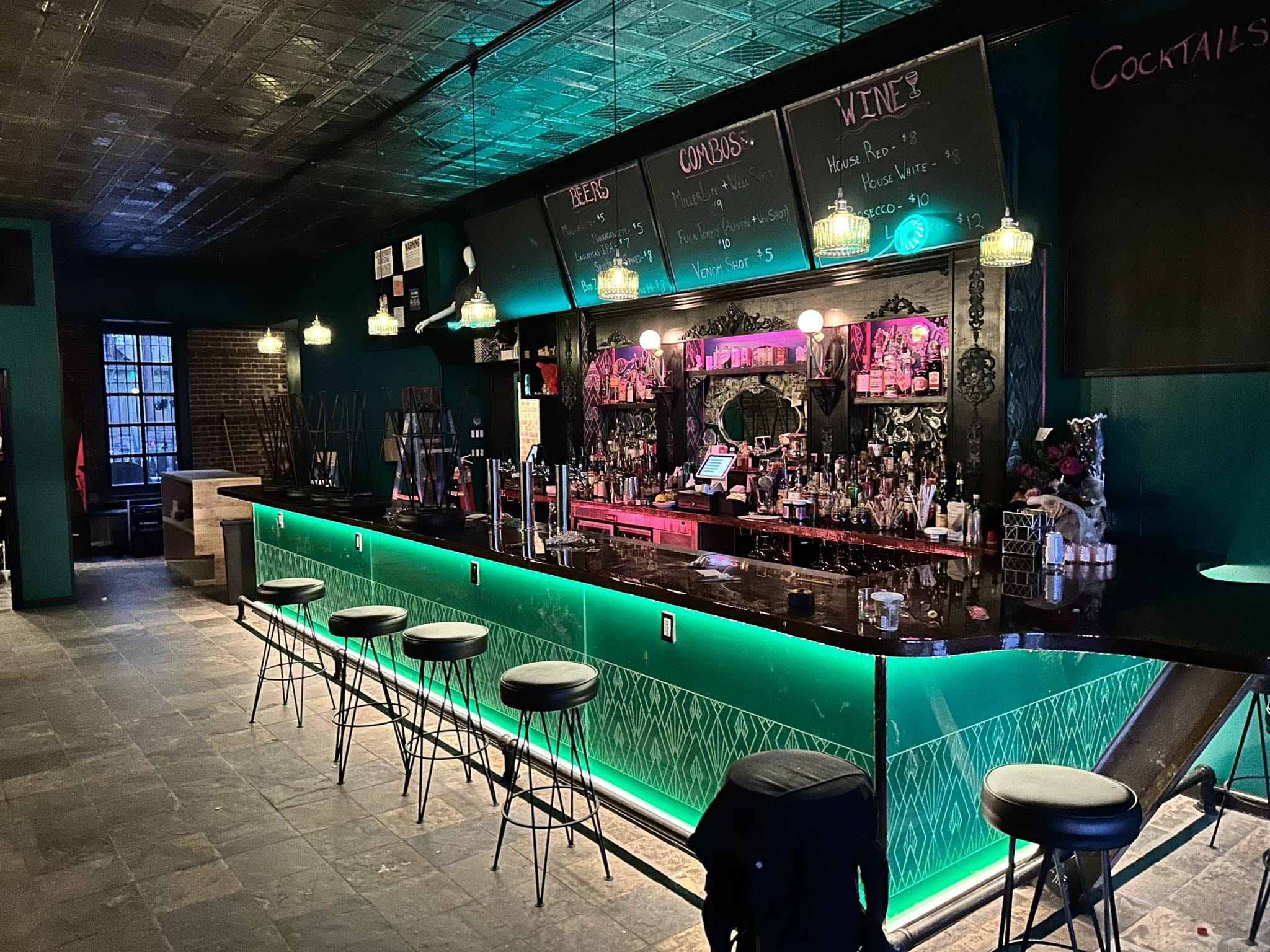 medusa cocktail bar williamsburg new york city brooklyn nyc