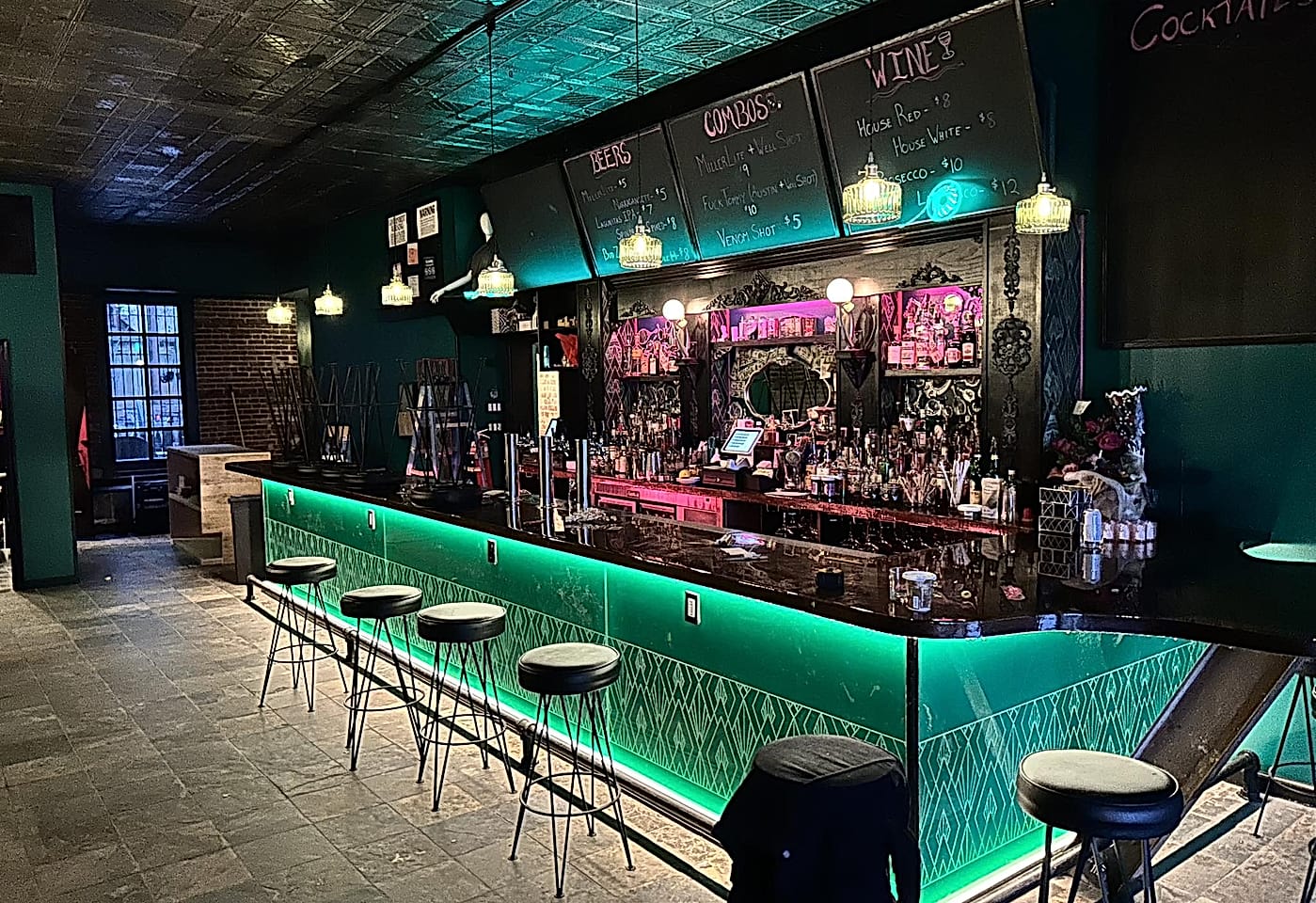 medusa cocktail bar williamsburg new york city brooklyn nyc