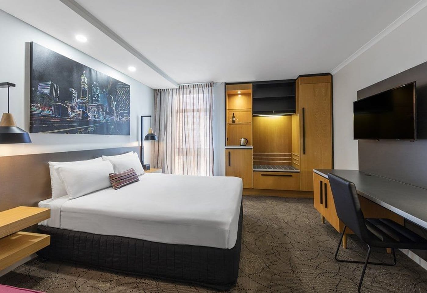 Roosevelt Room, Pullman and Mercure image 2