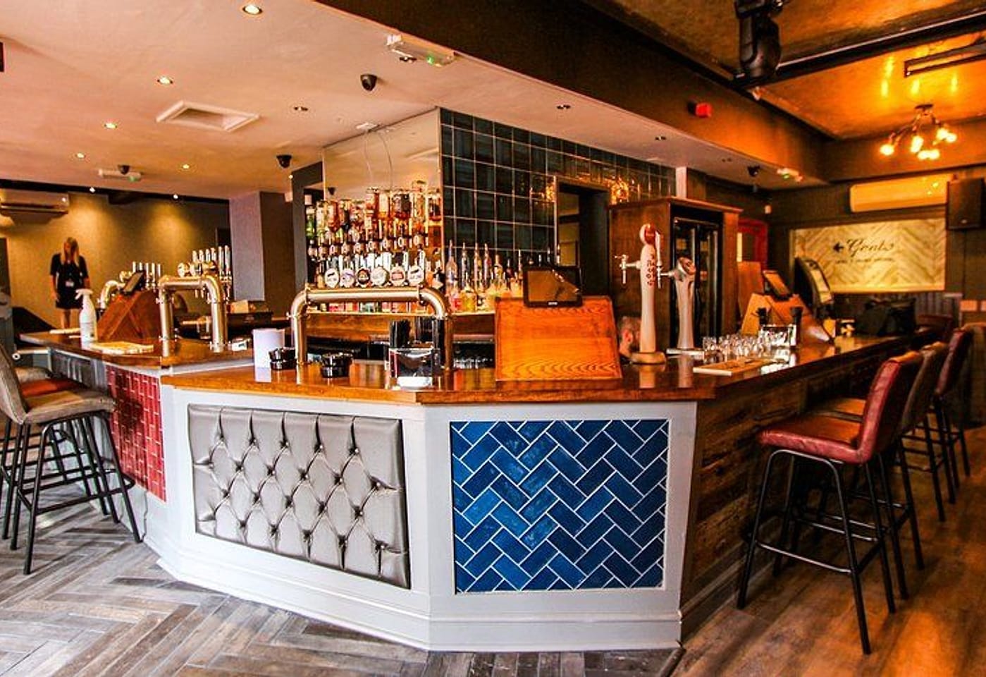 An LGBTQ+ karaoke bar to visit in Birmingham: Missing 1