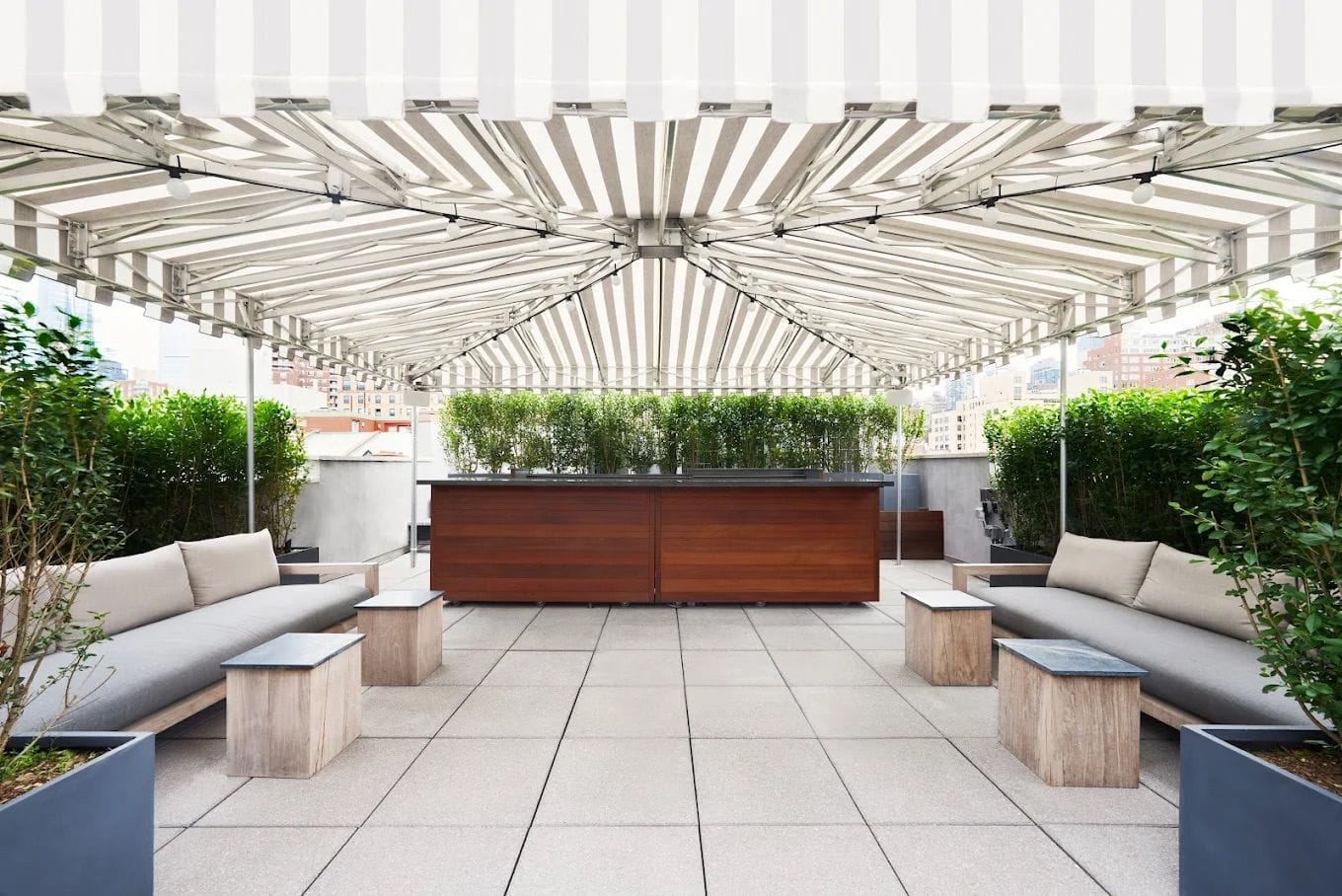 An intimate summer party venue in central Manhattan: Moore Wine1