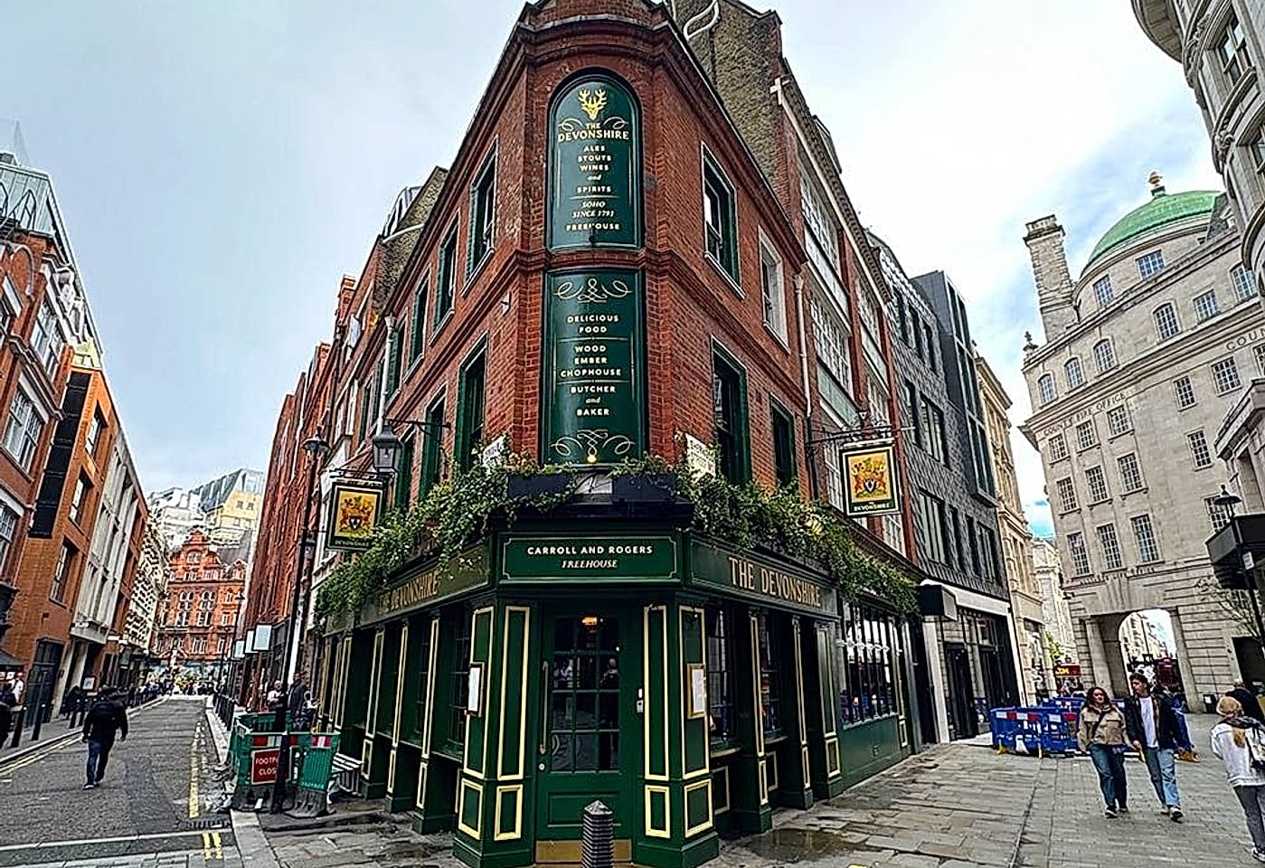 A Soho pub-restaurant that stands above them all: The Devonshire image 3