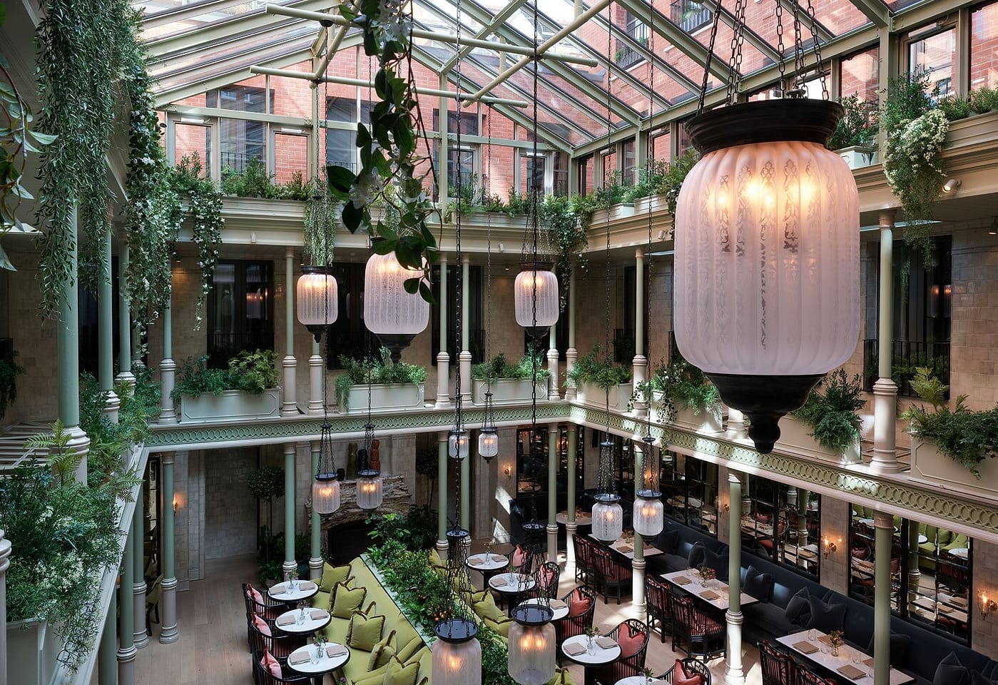 An elegant private space for dining: Nomad image 2
